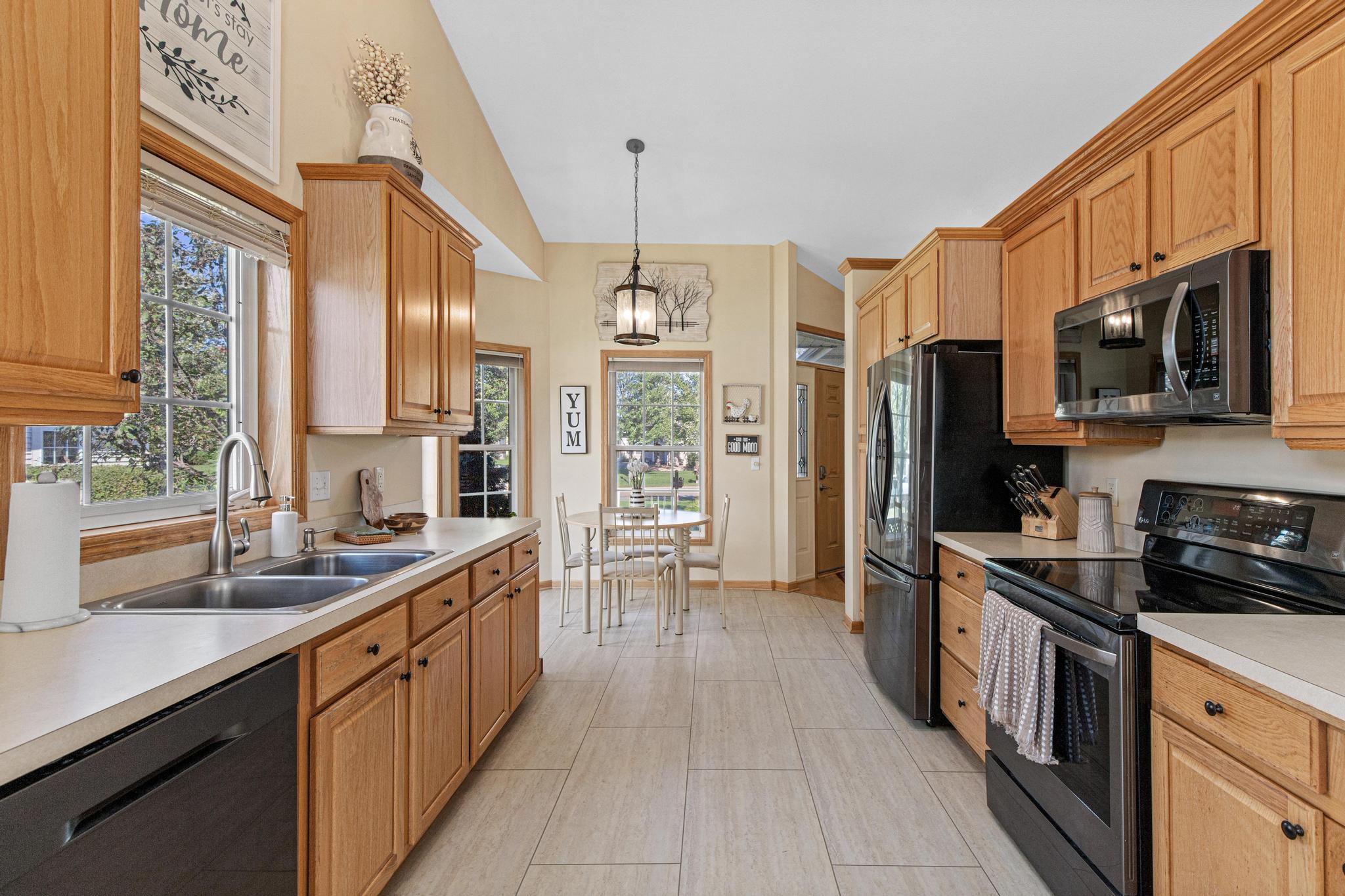 View of Residential at 408 Holly Lane, Oakdale MN 55128, Oakdale (6 of 50) - Mike Wilen | Minnesota Team Real Estate