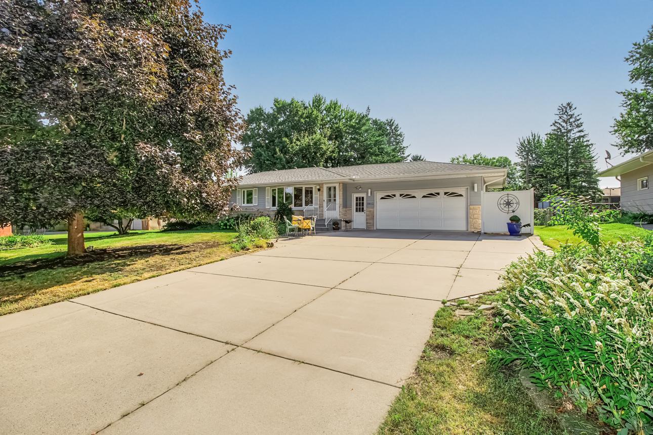 View of Residential at 2842 Marion Street, Roseville MN 55113, Roseville (2 of 23) - Mike Wilen | Minnesota Team Real Estate