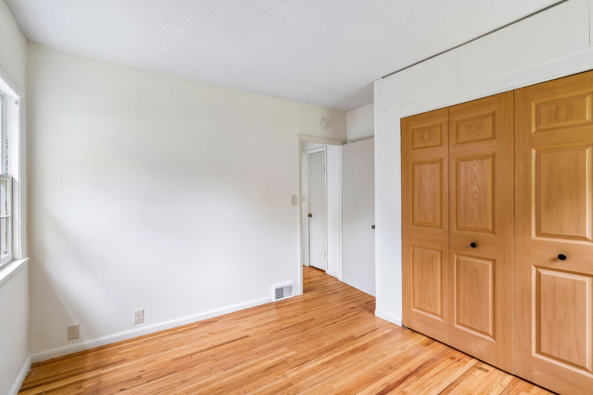 View of Residential at 2417 Parkview Boulevard, Golden Valley MN 55422, Golden Valley (16 of 24) - Mike Wilen | Minnesota Team Real Estate