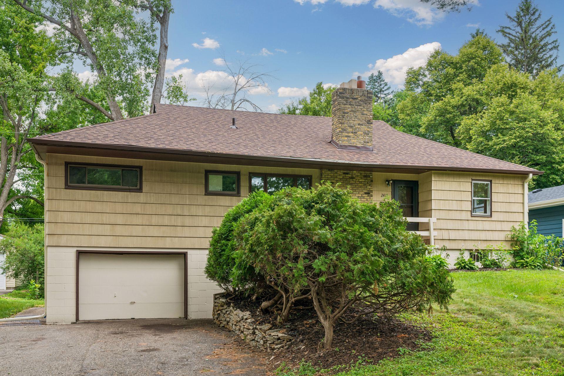 View of Residential at 2417 Parkview Boulevard, Golden Valley MN 55422, Golden Valley (21 of 24) - Mike Wilen | Minnesota Team Real Estate