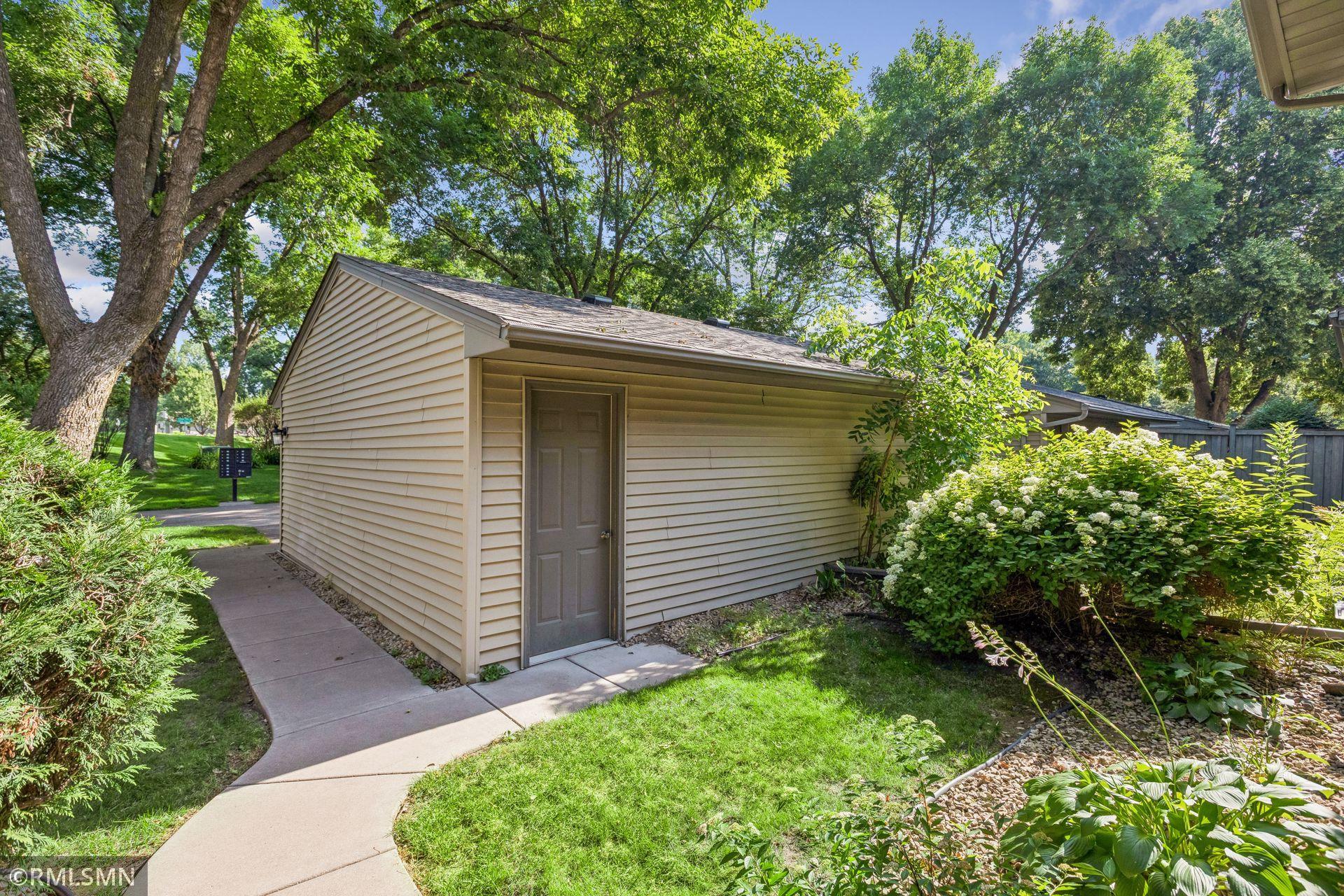 View of Residential at 4384 Arden View Court, Arden Hills MN 55112, Arden Hills (30 of 41) - Mike Wilen | Minnesota Team Real Estate