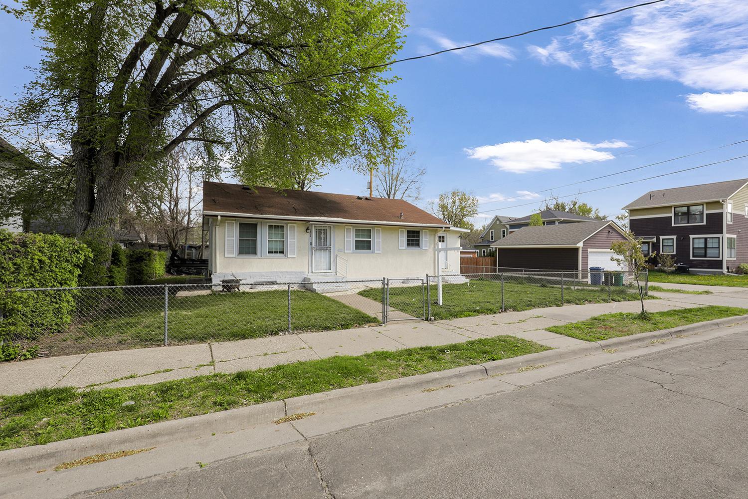 View of Residential at 1814 4th Avenue, Minneapolis MN 55405, Minneapolis (28 of 30) - Mike Wilen | Minnesota Team Real Estate