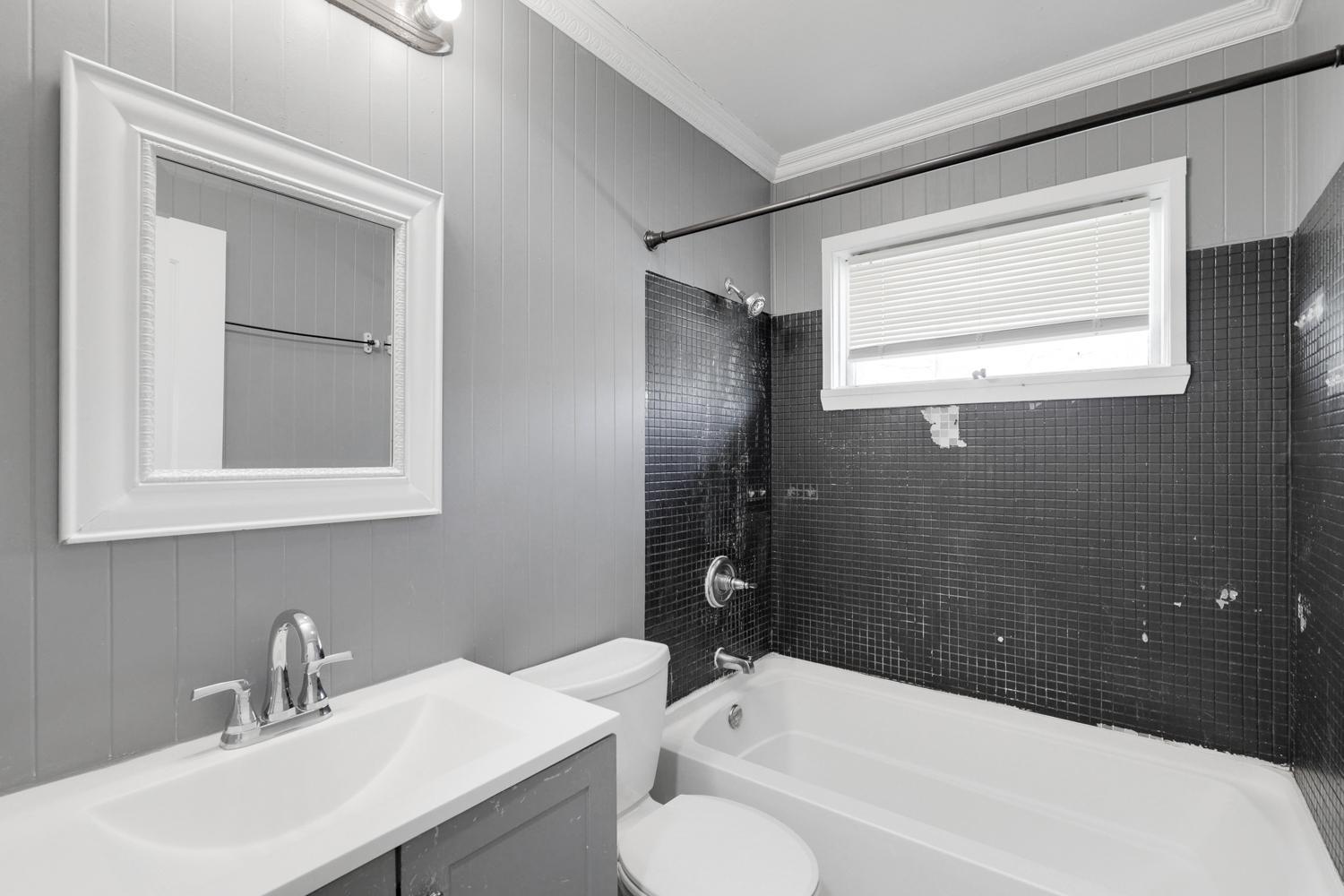 View of Residential at 1814 4th Avenue, Minneapolis MN 55405, Minneapolis (15 of 30) - Mike Wilen | Minnesota Team Real Estate