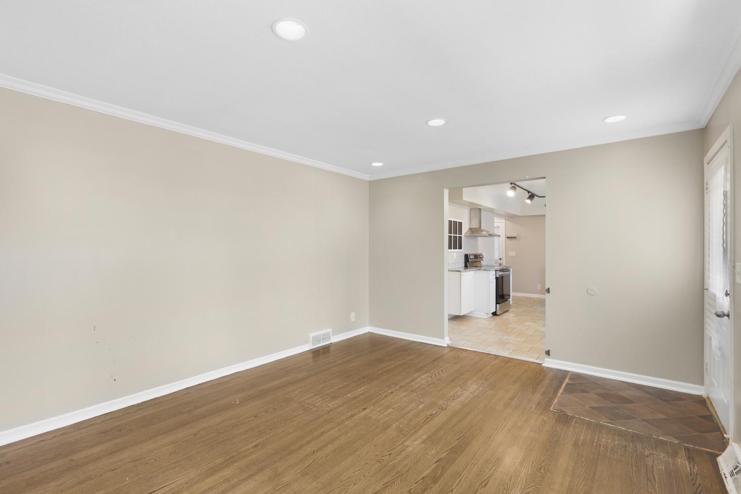 View of Residential at 1814 4th Avenue, Minneapolis MN 55405, Minneapolis (11 of 30) - Mike Wilen | Minnesota Team Real Estate