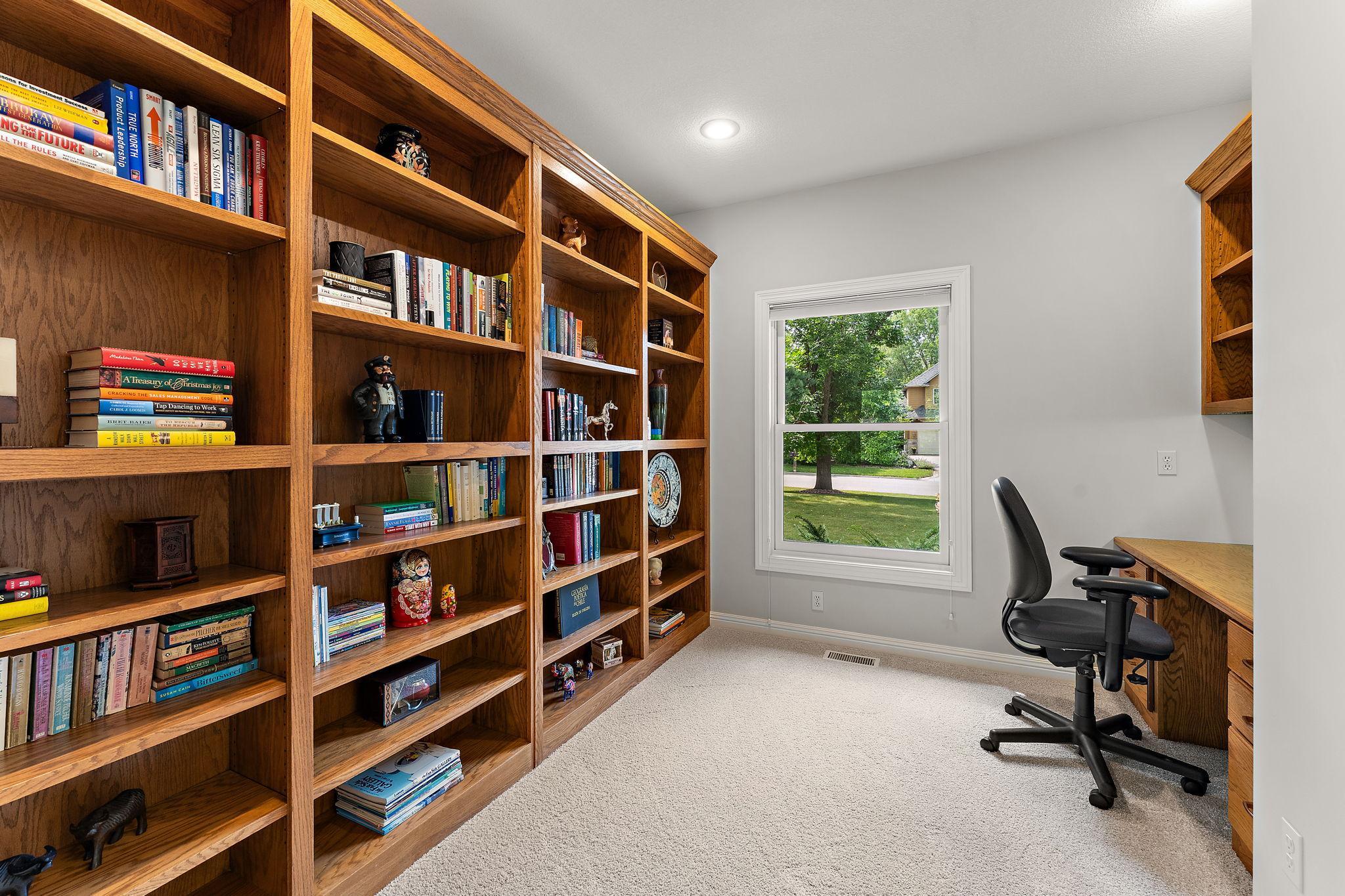 View of Residential at 8072 Enclave Circle, Woodbury MN 55125, Woodbury (35 of 62) - Mike Wilen | Minnesota Team Real Estate