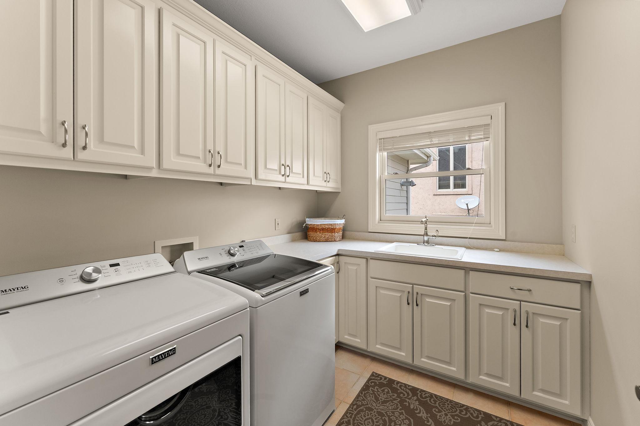 View of Residential at 8072 Enclave Circle, Woodbury MN 55125, Woodbury (33 of 62) - Mike Wilen | Minnesota Team Real Estate