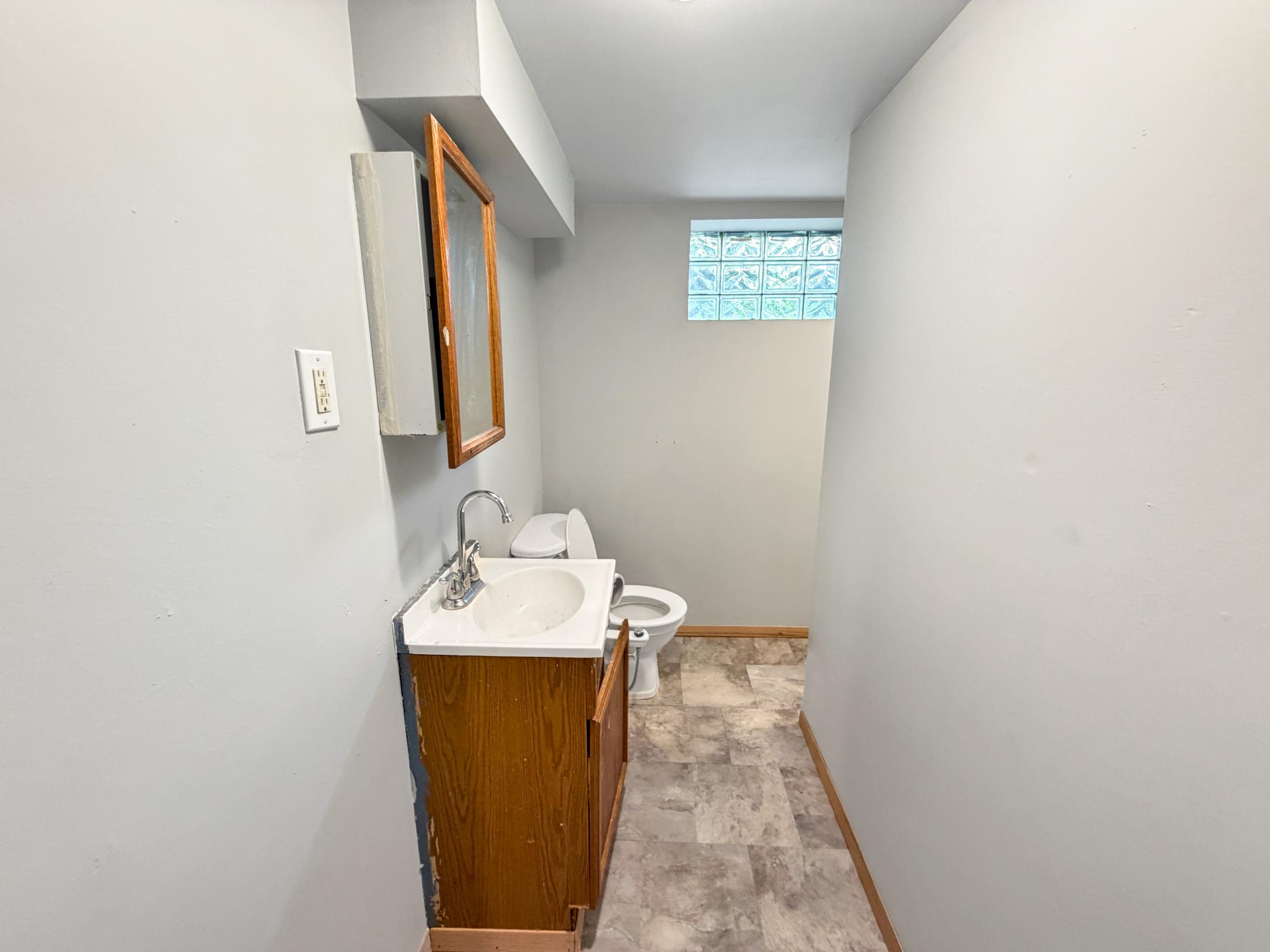 View of Residential at 1644 Woodbridge Street, Saint Paul MN 55117, Saint Paul (32 of 58) - Mike Wilen | Minnesota Team Real Estate