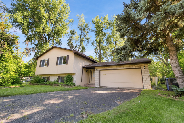 View of Residential at 630 Hall Lane, Minneapolis MN 55411, Minneapolis (2 of 24) - Mike Wilen | Minnesota Team Real Estate