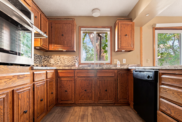 View of Residential at 630 Hall Lane, Minneapolis MN 55411, Minneapolis (6 of 24) - Mike Wilen | Minnesota Team Real Estate