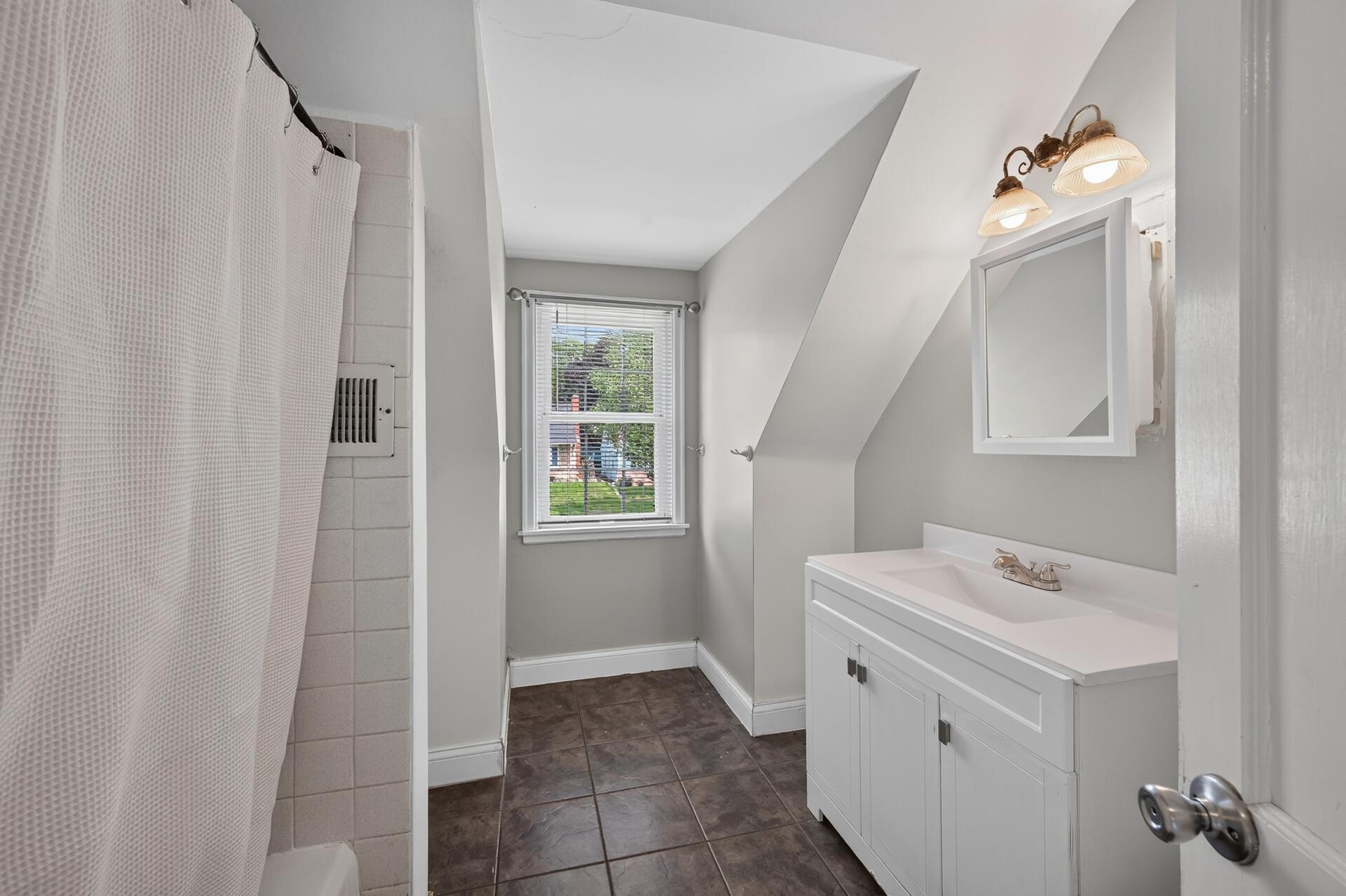 View of Residential at 760 Nebraska Avenue, Saint Paul MN 55106, Saint Paul (28 of 45) - Mike Wilen | Minnesota Team Real Estate