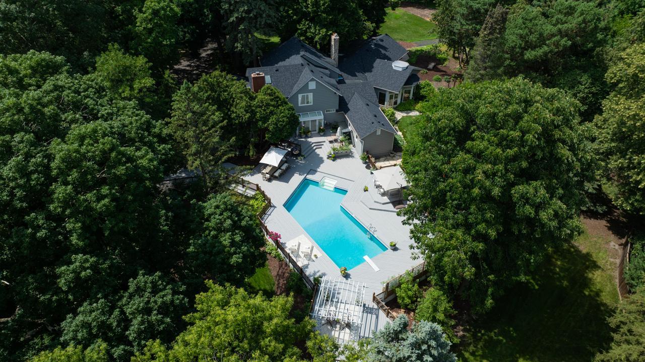 View of Single Family at 3865 Hillcrest Road, Deephaven - Mike Wilen | Minnesota Team Real Estate