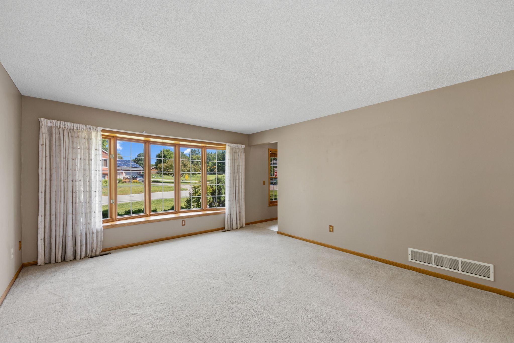 View of Residential at 8020 Hidden Court, Chanhassen MN 55317, Chanhassen (4 of 35) - Mike Wilen | Minnesota Team Real Estate