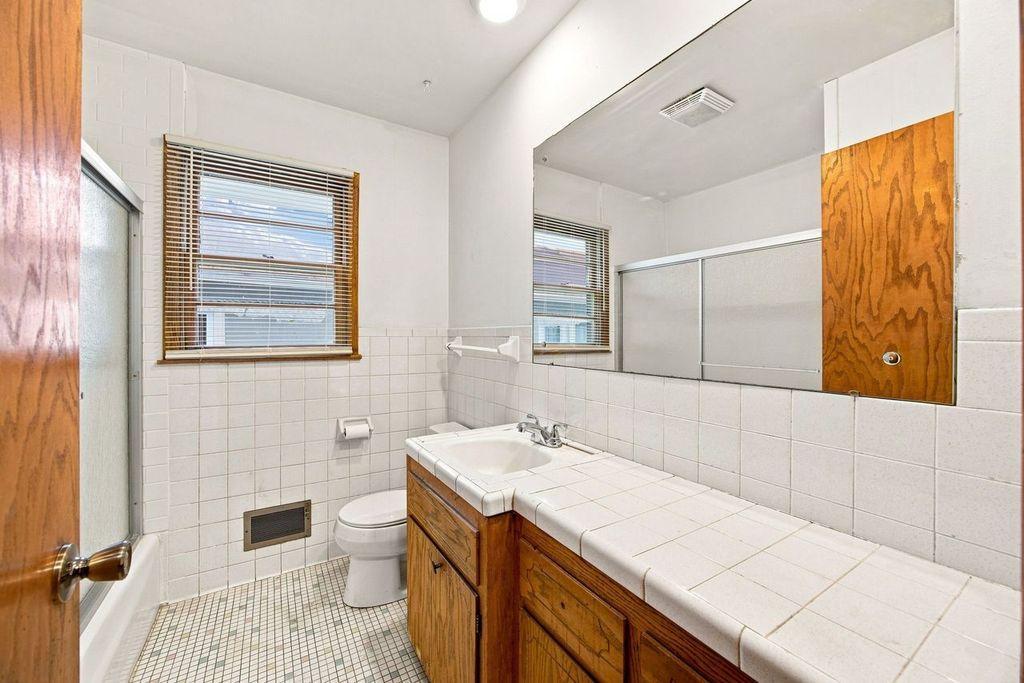 View of Residential at 2223 Cole Avenue, Minneapolis MN 55414, Minneapolis (20 of 29) - Mike Wilen | Minnesota Team Real Estate