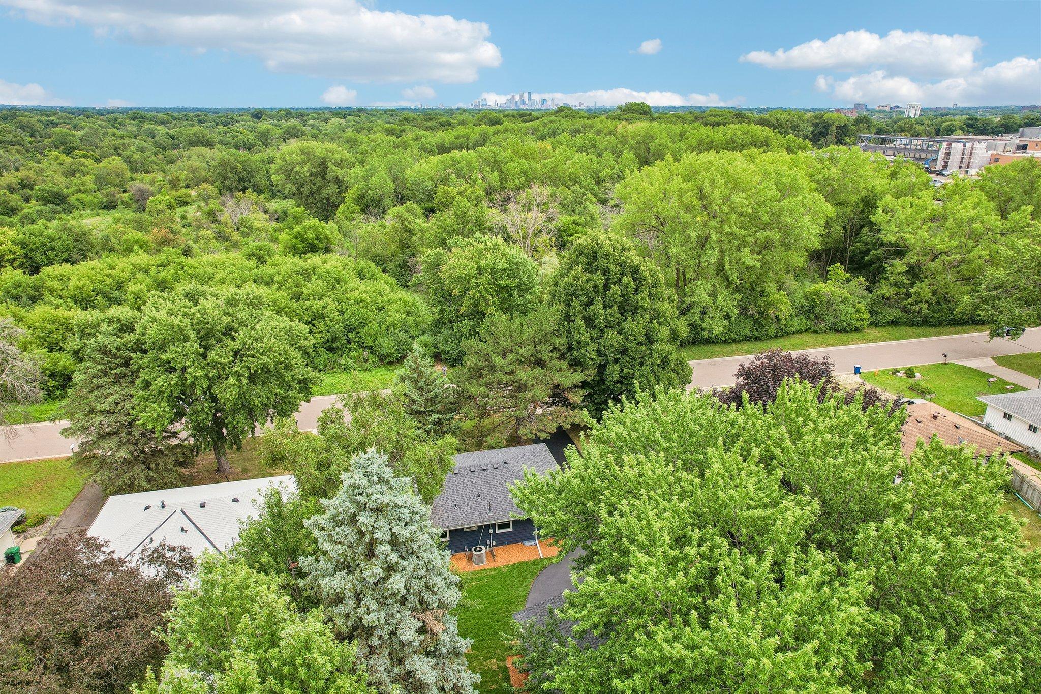 View of Residential at 1625 Flag Avenue, Golden Valley MN 55427, Golden Valley (29 of 33) - Mike Wilen | Minnesota Team Real Estate