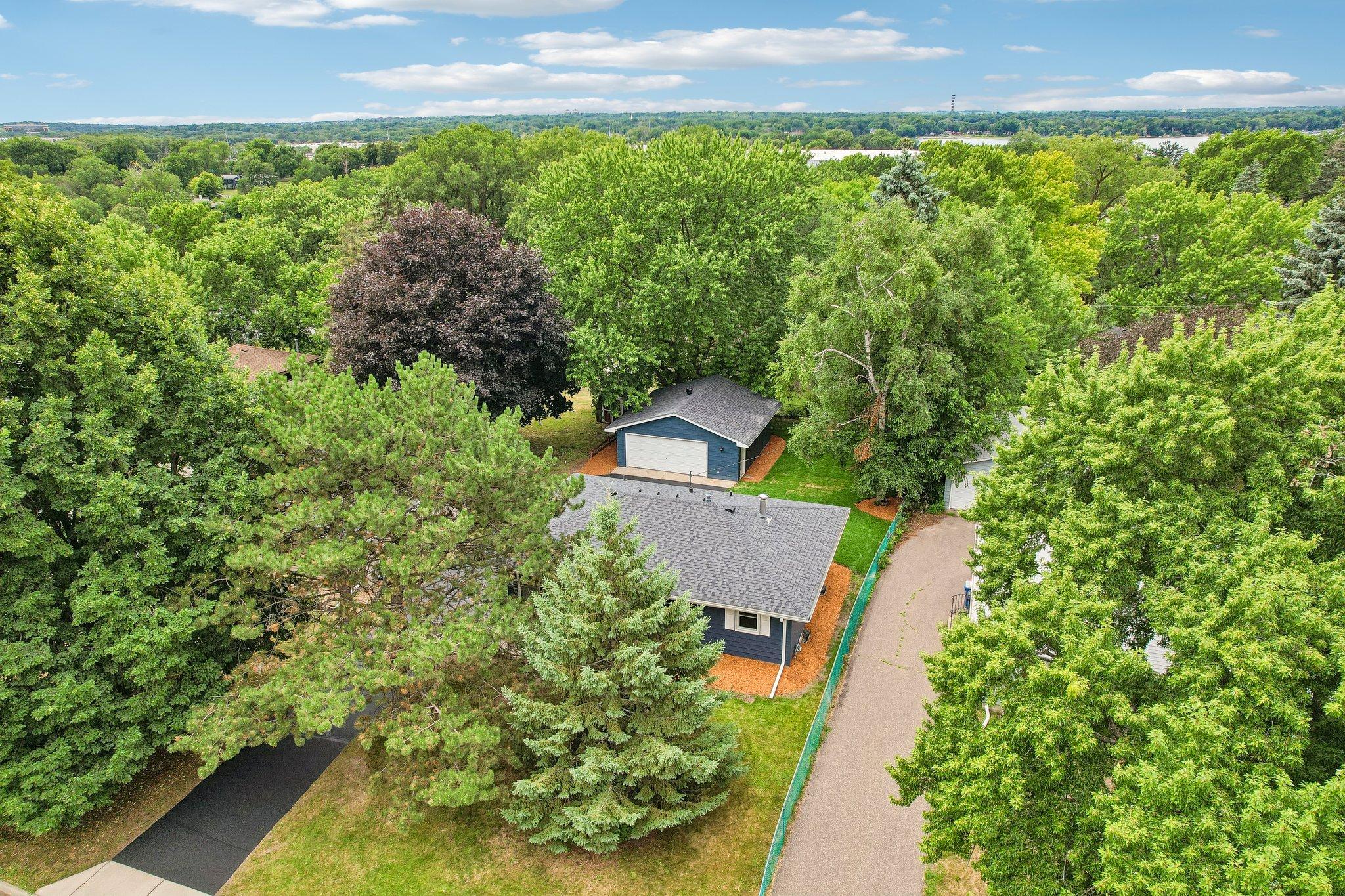 View of Residential at 1625 Flag Avenue, Golden Valley MN 55427, Golden Valley (27 of 33) - Mike Wilen | Minnesota Team Real Estate