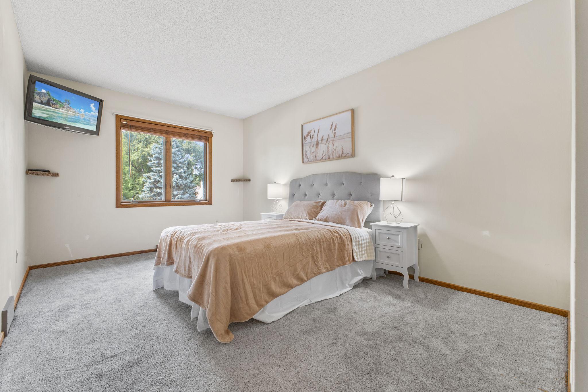 View of Residential at 5662 Royal Oaks Drive, Shoreview MN 55126, Shoreview (14 of 32) - Mike Wilen | Minnesota Team Real Estate