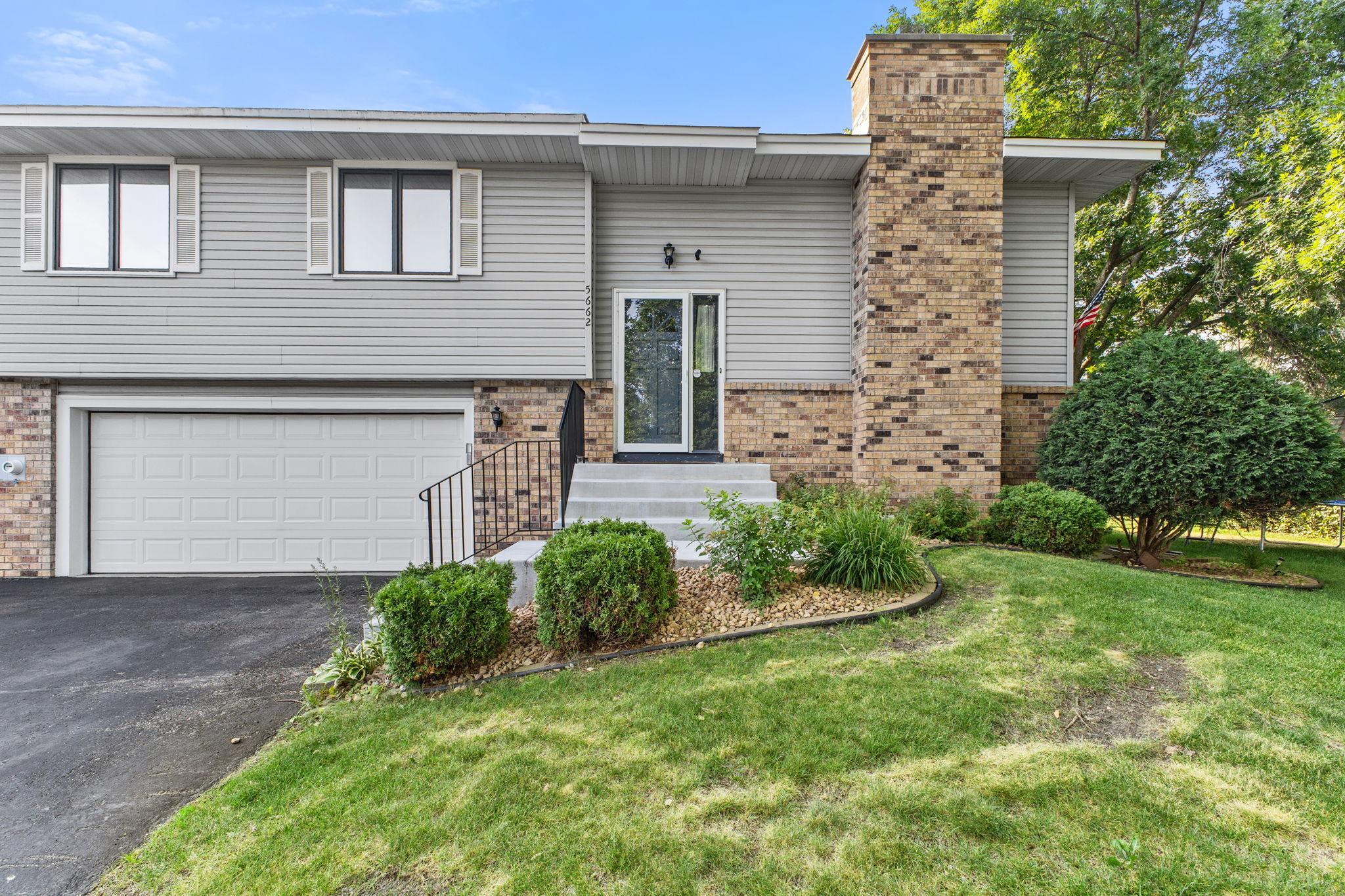 View of Residential at 5662 Royal Oaks Drive, Shoreview MN 55126, Shoreview (29 of 32) - Mike Wilen | Minnesota Team Real Estate