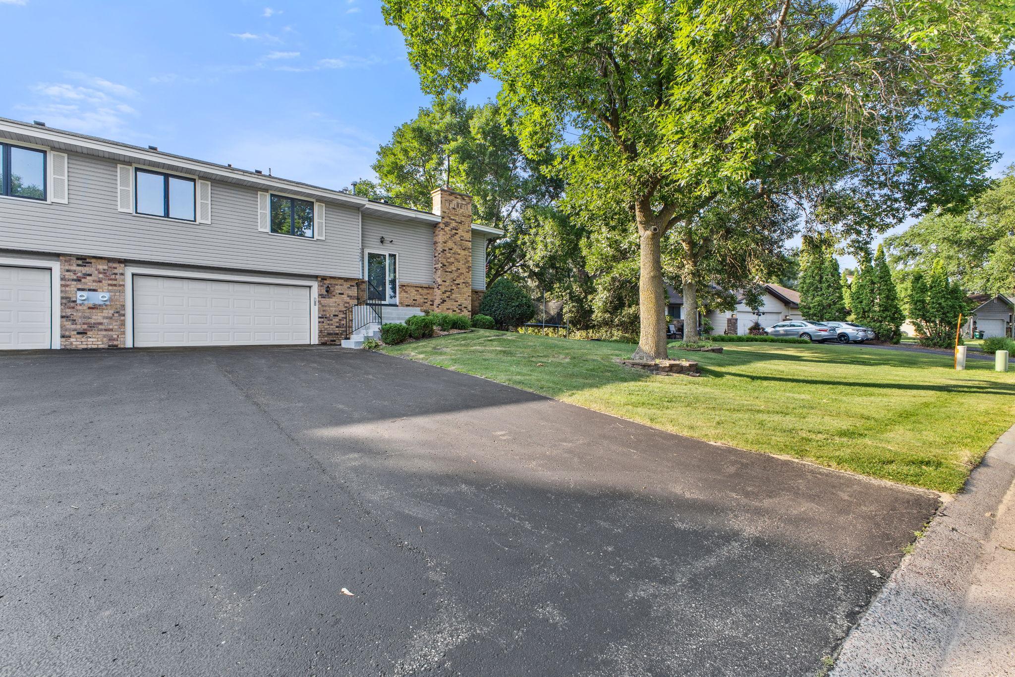 View of Residential at 5662 Royal Oaks Drive, Shoreview MN 55126, Shoreview (2 of 32) - Mike Wilen | Minnesota Team Real Estate