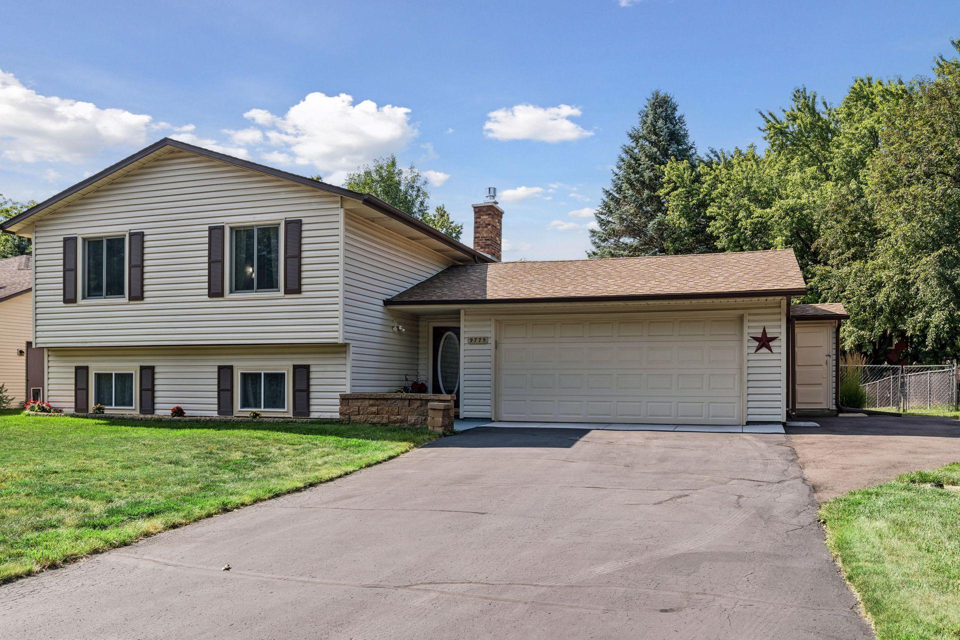 View of Residential at 9775 103rd Avenue, Maple Grove MN 55369, Maple Grove (5 of 39) - Mike Wilen | Minnesota Team Real Estate