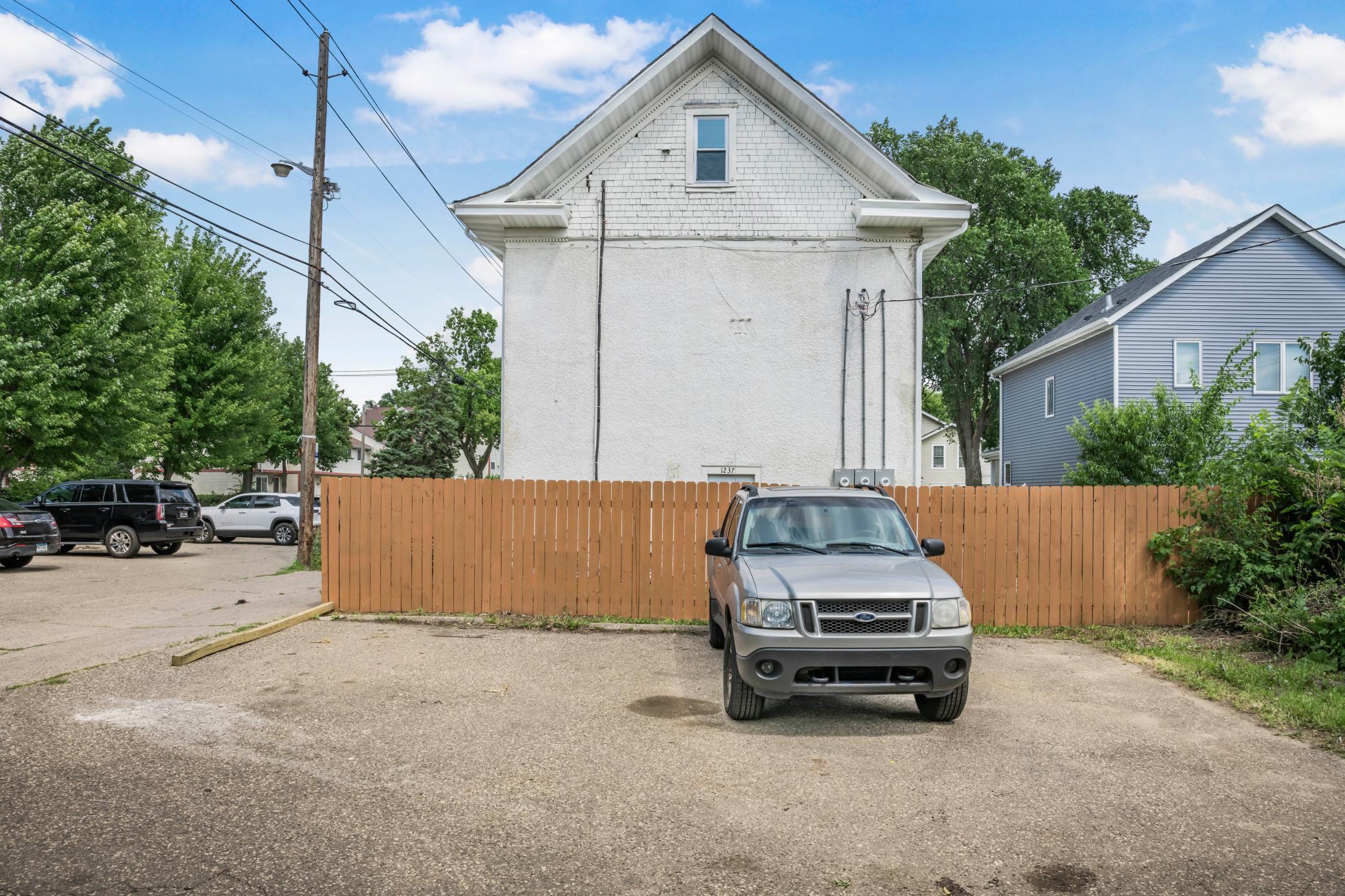 View of Residential Income at 1237 Knox Avenue, Minneapolis MN 55411, Minneapolis (25 of 26) - Mike Wilen | Minnesota Team Real Estate