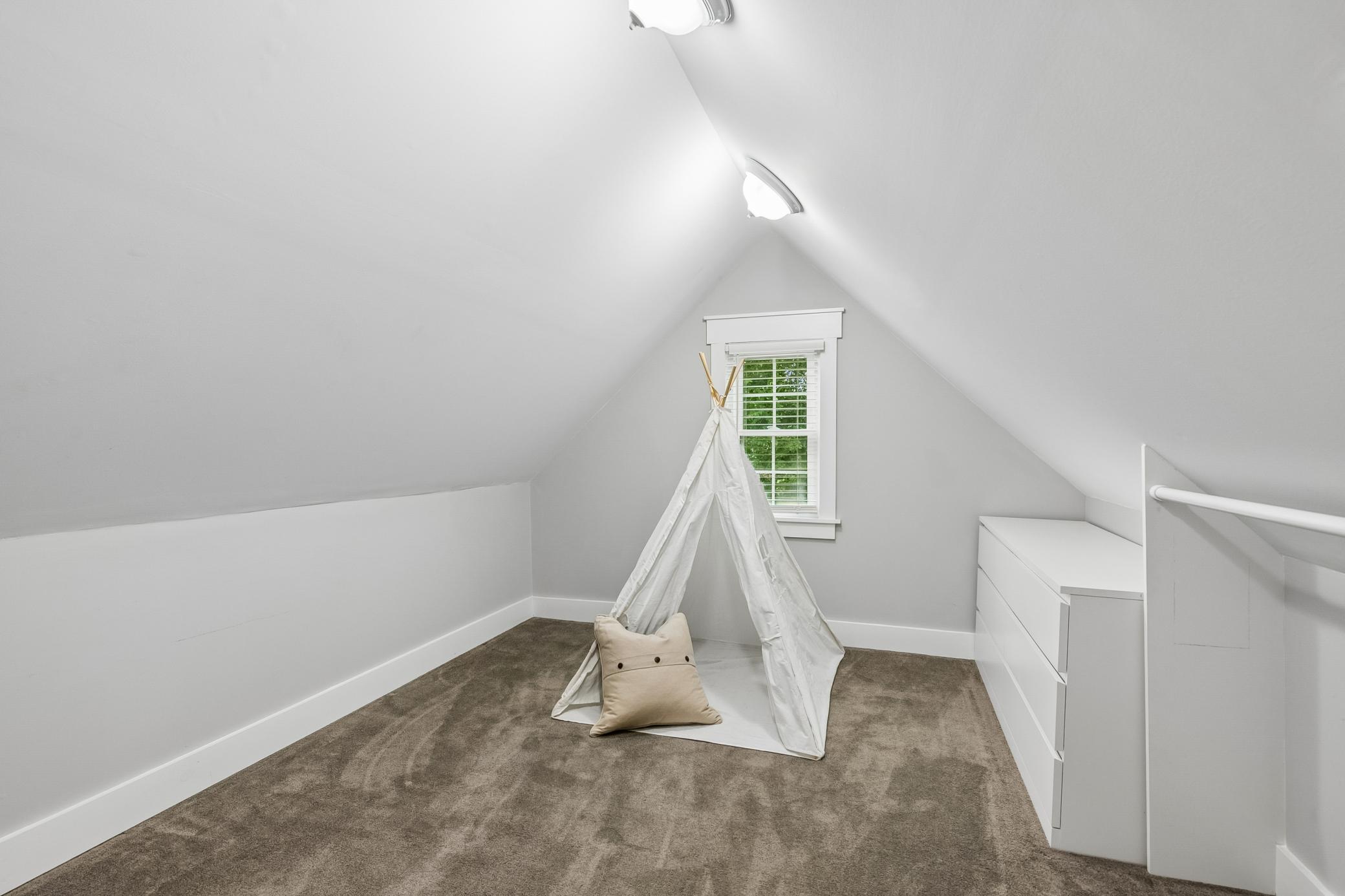View of Residential at 4160 Utica Avenue, Saint Louis Park MN 55416, Saint Louis Park (18 of 31) - Mike Wilen | Minnesota Team Real Estate