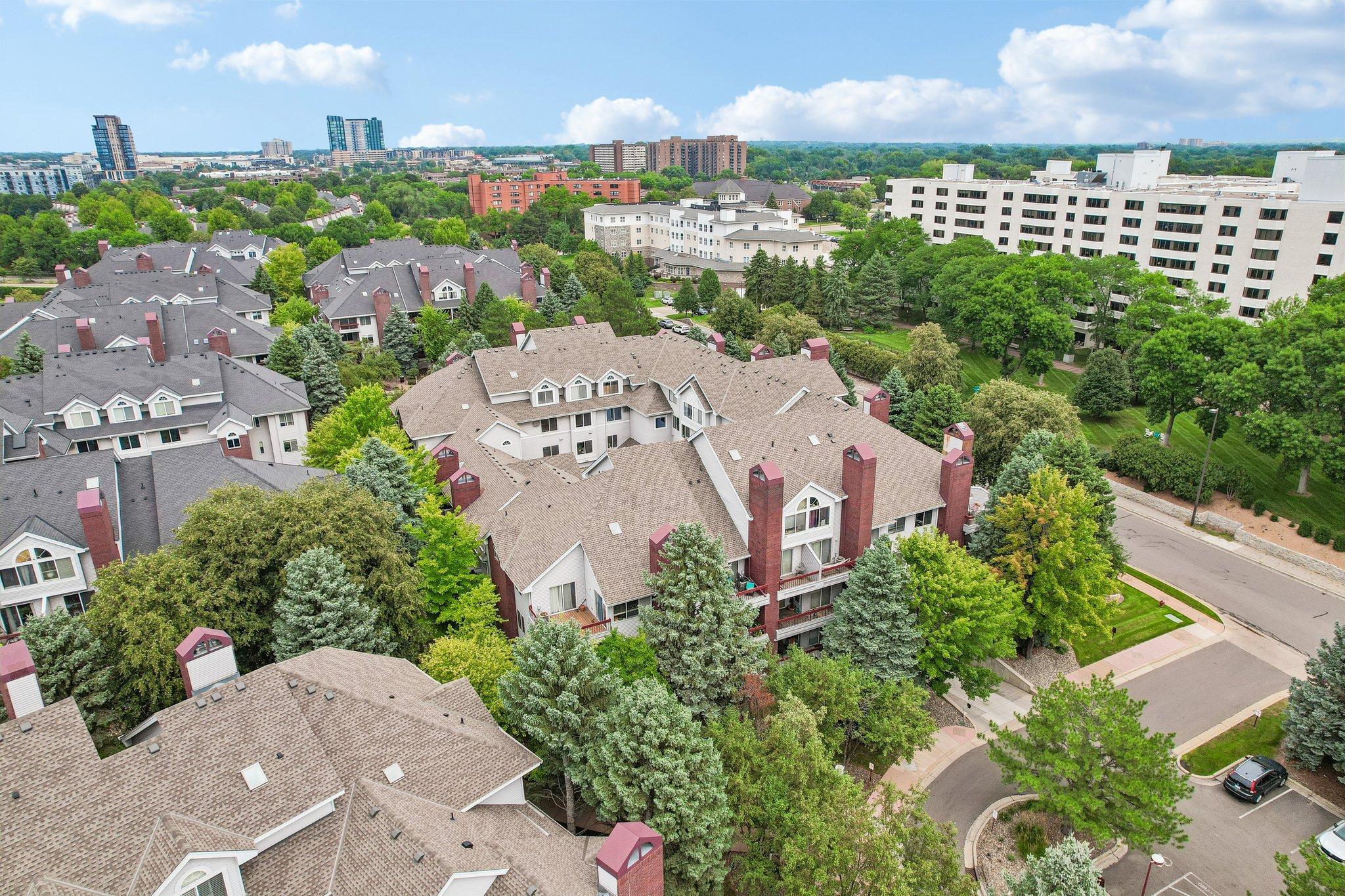 View of Residential at 7520 Edinborough Way #2304, Edina MN 55435, Edina (27 of 31) - Mike Wilen | Minnesota Team Real Estate