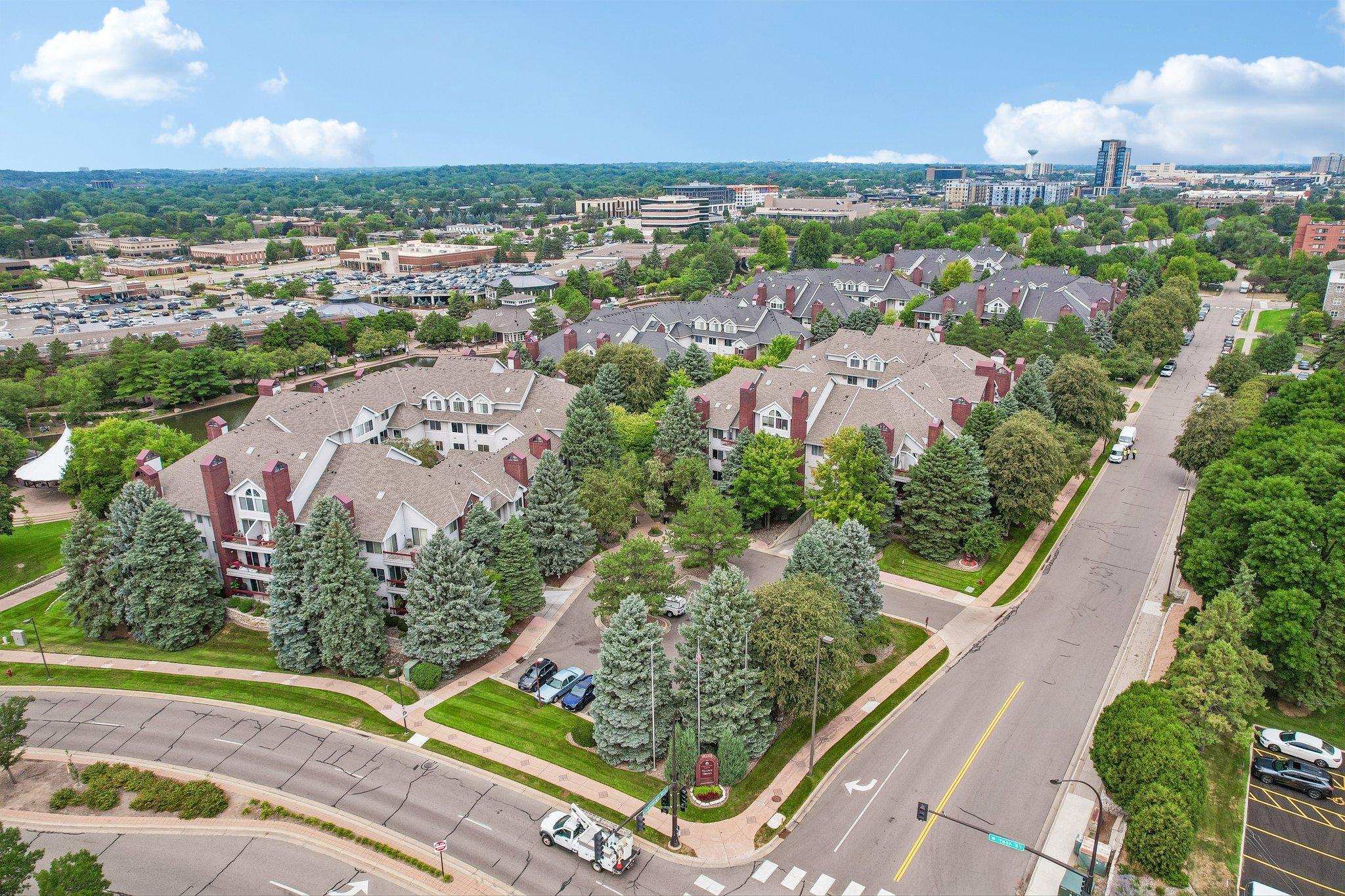 View of Residential at 7520 Edinborough Way #2304, Edina MN 55435, Edina (26 of 31) - Mike Wilen | Minnesota Team Real Estate
