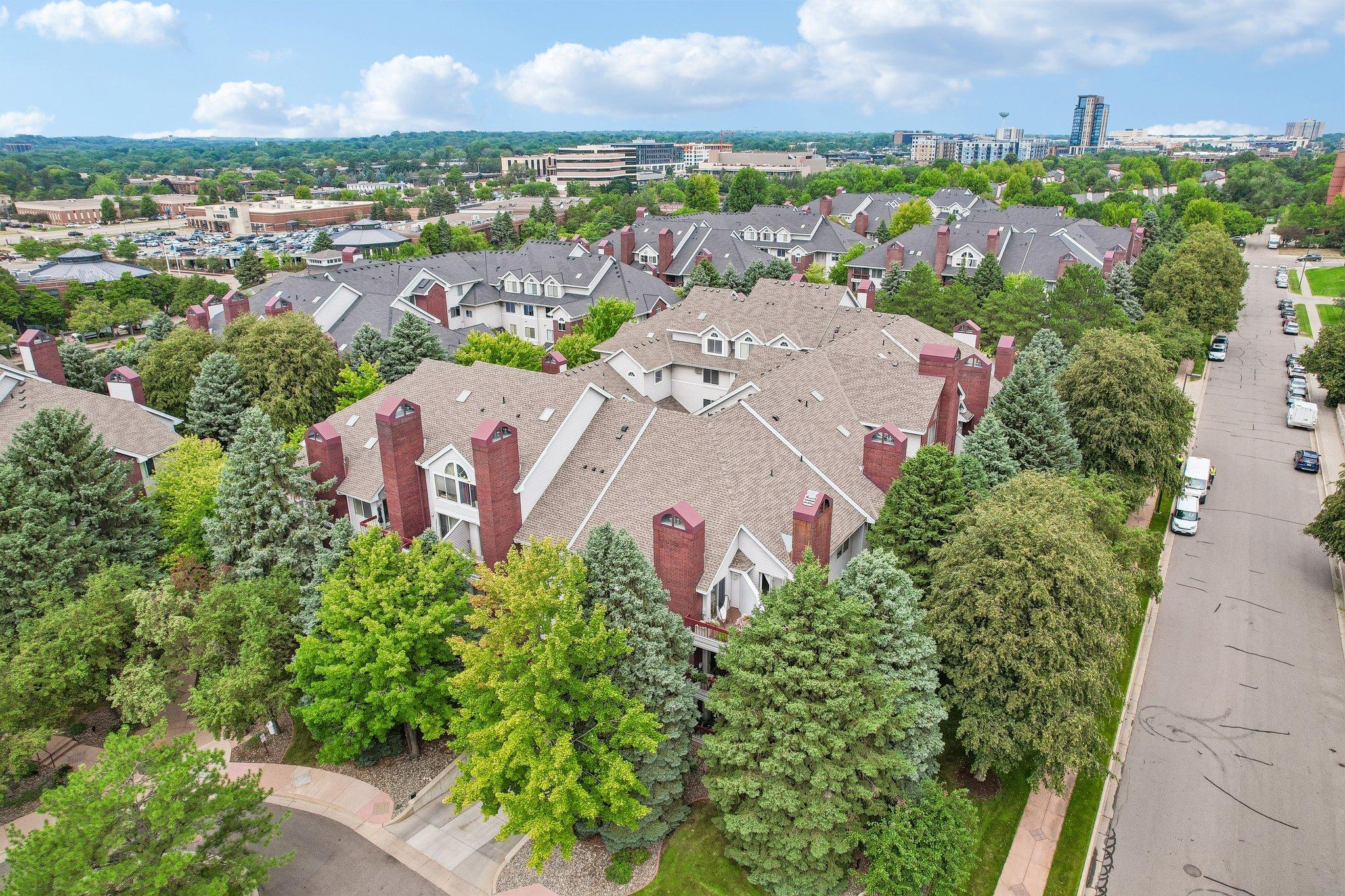 View of Residential at 7520 Edinborough Way #2304, Edina MN 55435, Edina (25 of 31) - Mike Wilen | Minnesota Team Real Estate