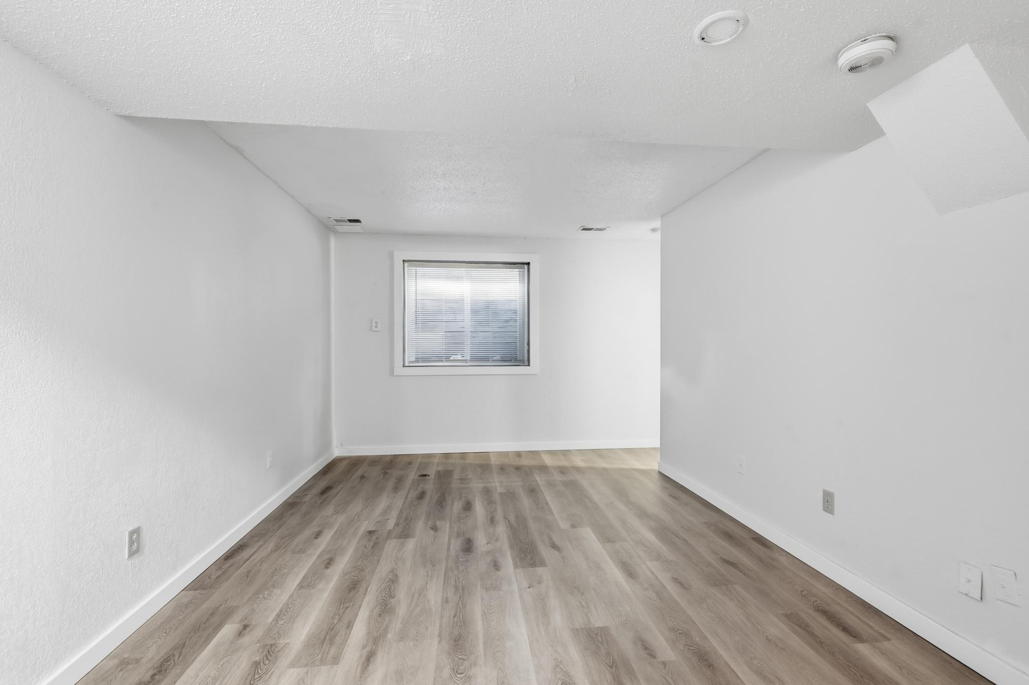 View of Residential at 2613 Emerson Avenue, Minneapolis MN 55411, Minneapolis (19 of 26) - Mike Wilen | Minnesota Team Real Estate