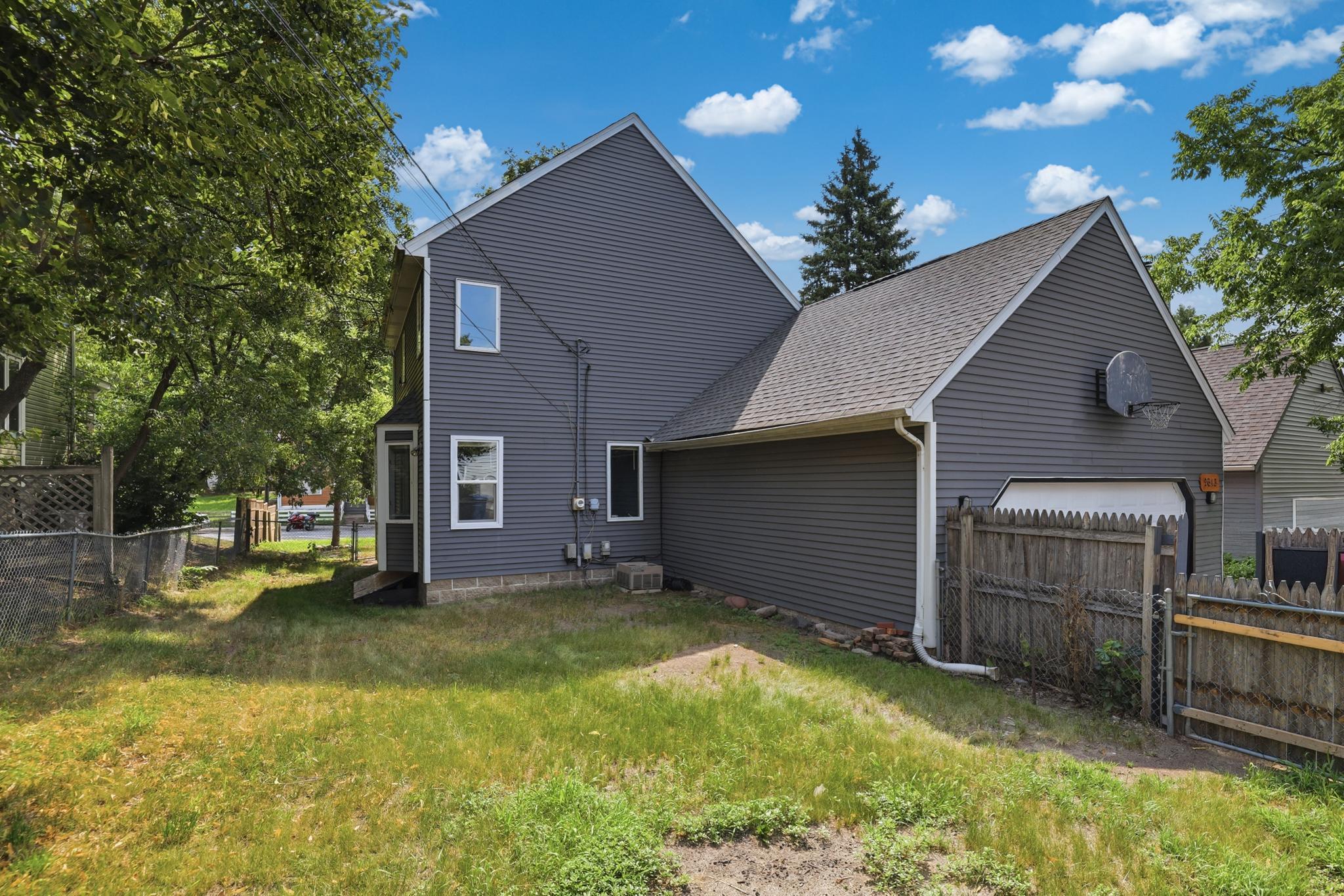 View of Residential at 2613 Emerson Avenue, Minneapolis MN 55411, Minneapolis (3 of 26) - Mike Wilen | Minnesota Team Real Estate
