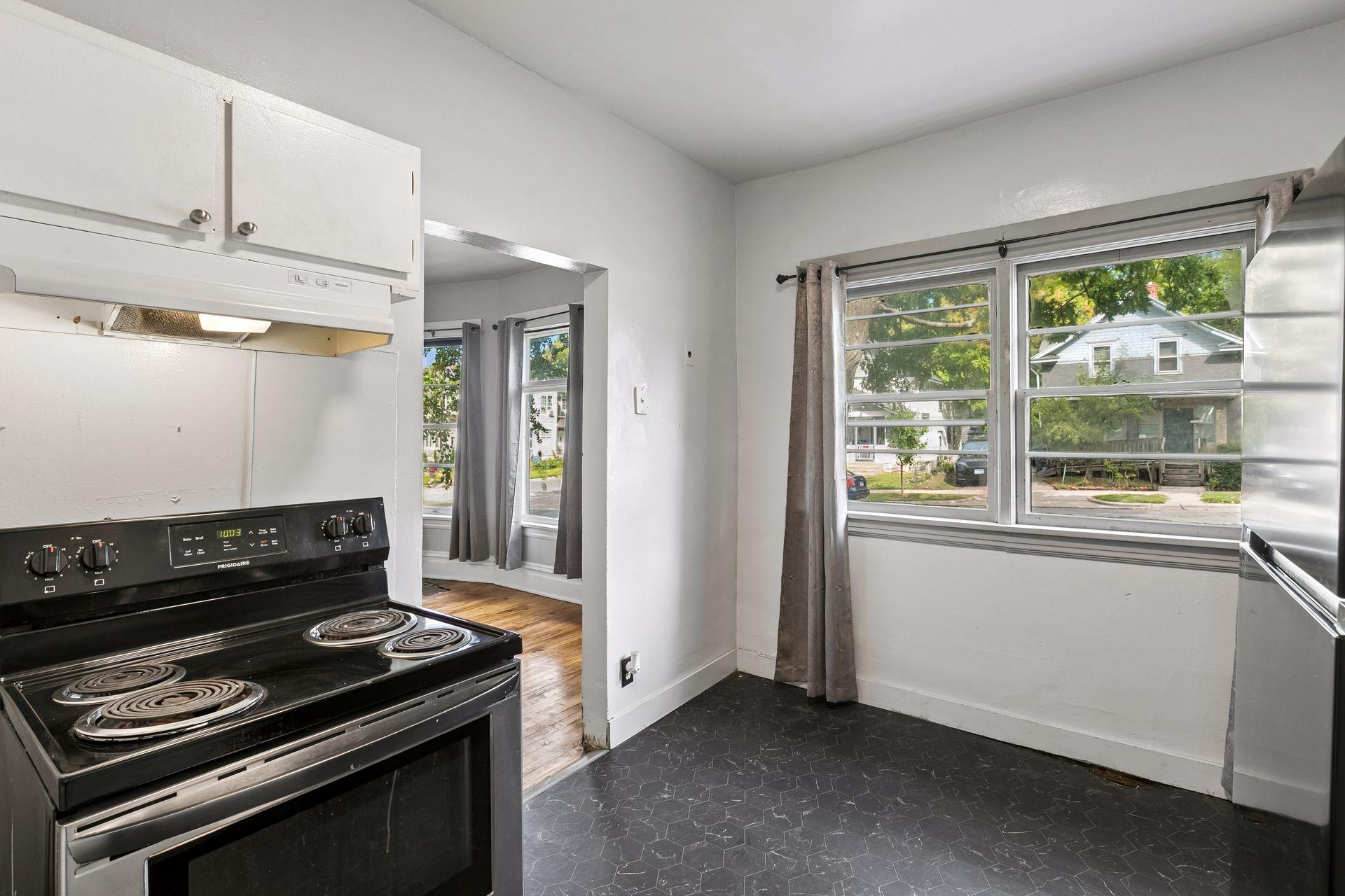 View of Residential Income at 2326 Bryant Avenue, Minneapolis MN 55411, Minneapolis (32 of 96) - Mike Wilen | Minnesota Team Real Estate