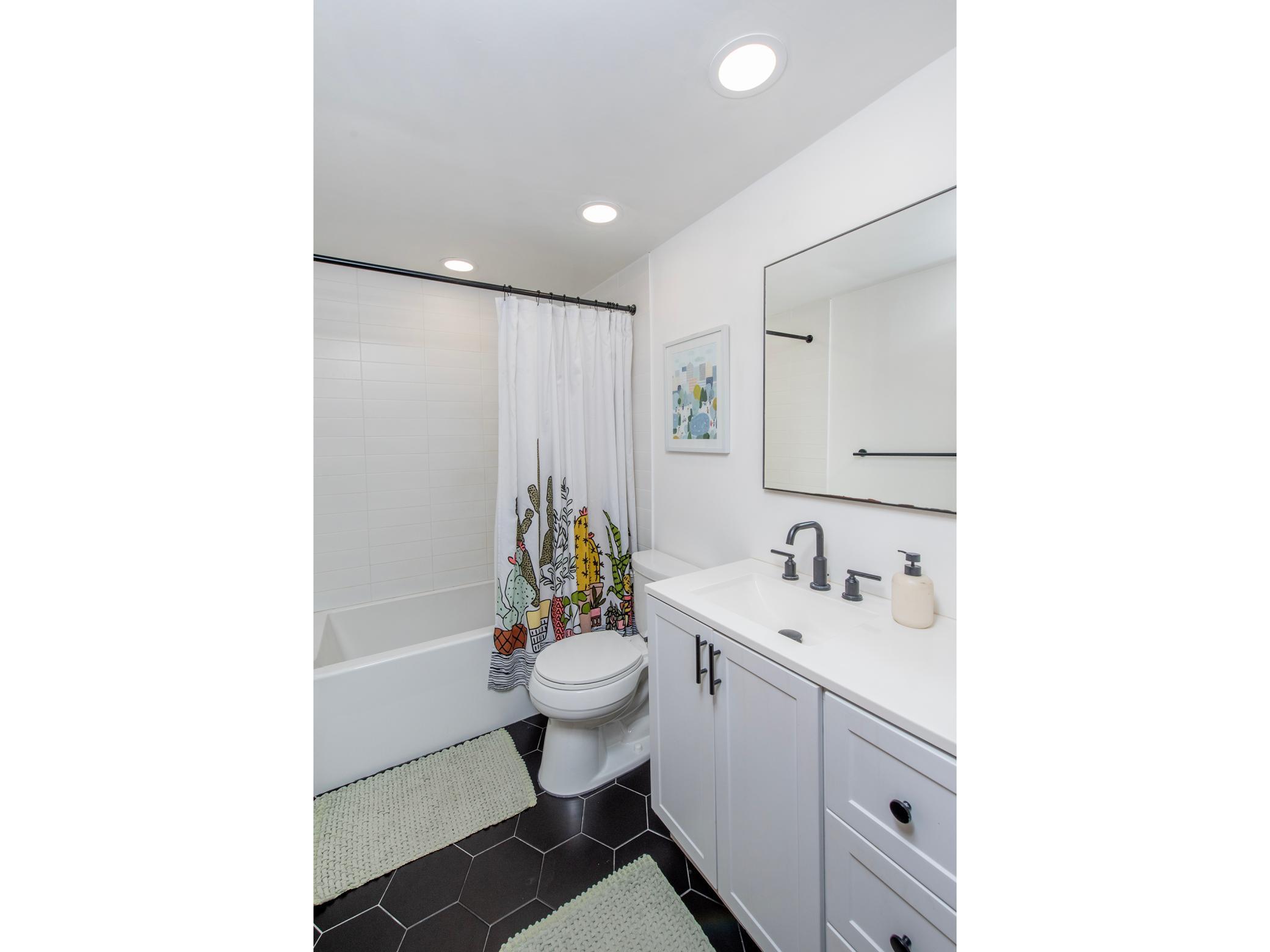 View of Residential at 2928 Dean Parkway #4B, Minneapolis MN 55416, Minneapolis (21 of 42) - Mike Wilen | Minnesota Team Real Estate