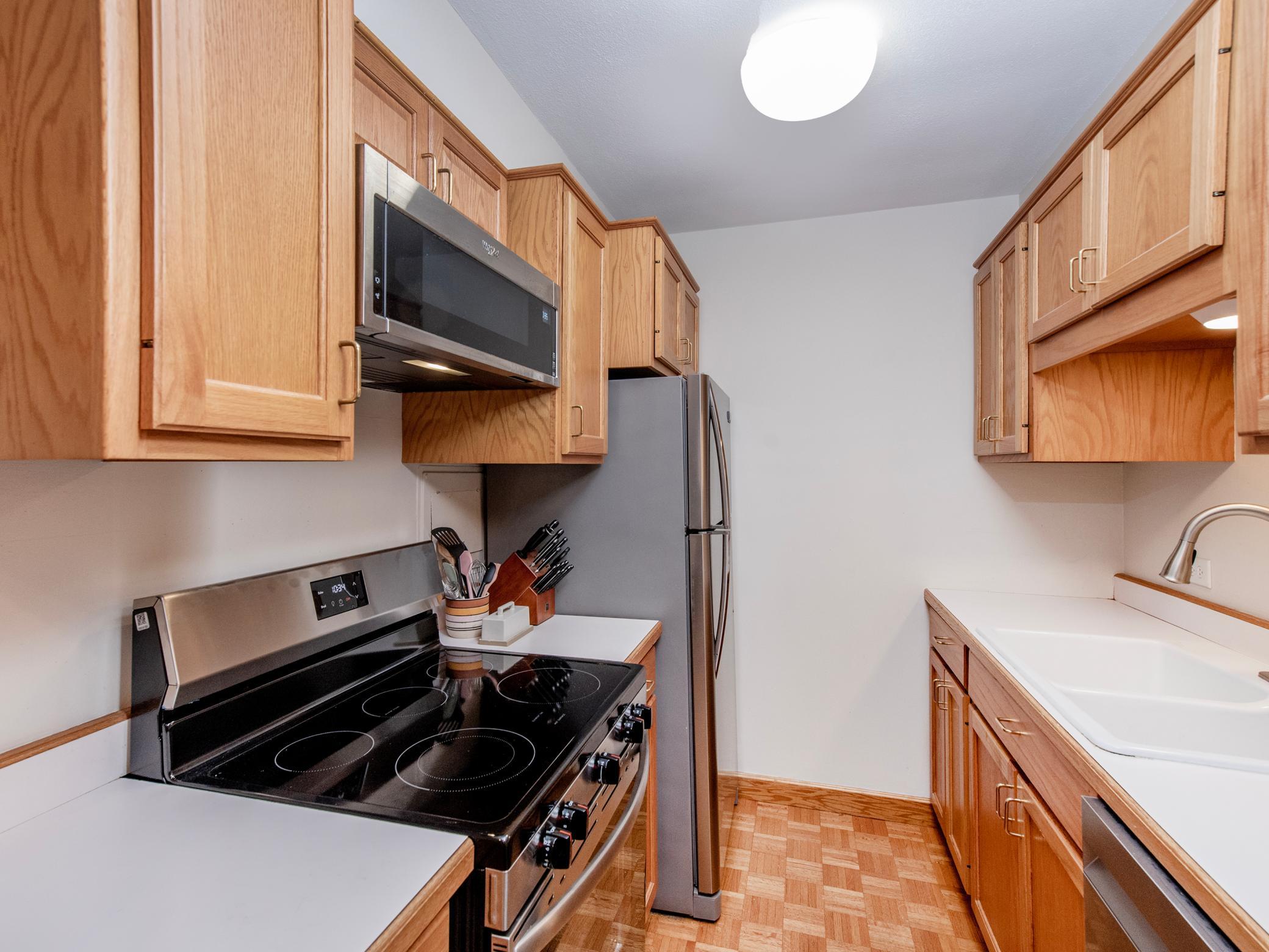 View of Residential at 2928 Dean Parkway #4B, Minneapolis MN 55416, Minneapolis (16 of 42) - Mike Wilen | Minnesota Team Real Estate