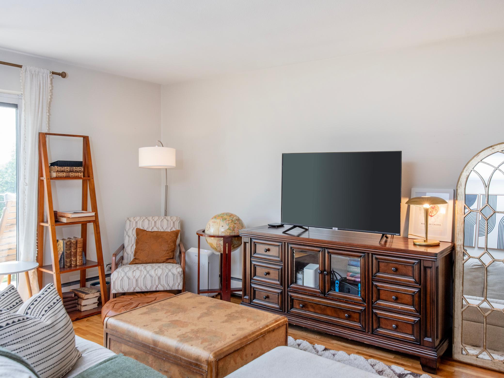 View of Residential at 2928 Dean Parkway #4B, Minneapolis MN 55416, Minneapolis (3 of 42) - Mike Wilen | Minnesota Team Real Estate