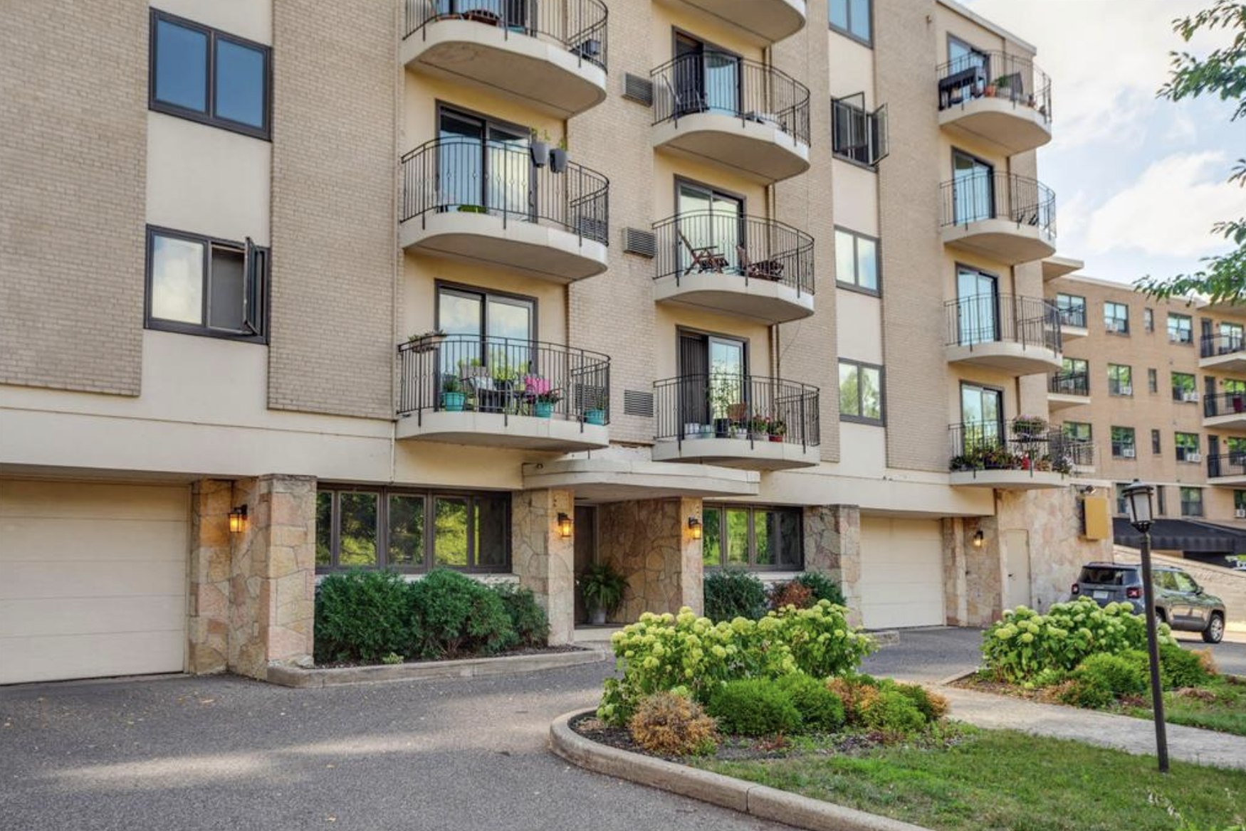 View of Residential at 2928 Dean Parkway #4B, Minneapolis MN 55416, Minneapolis (24 of 42) - Mike Wilen | Minnesota Team Real Estate
