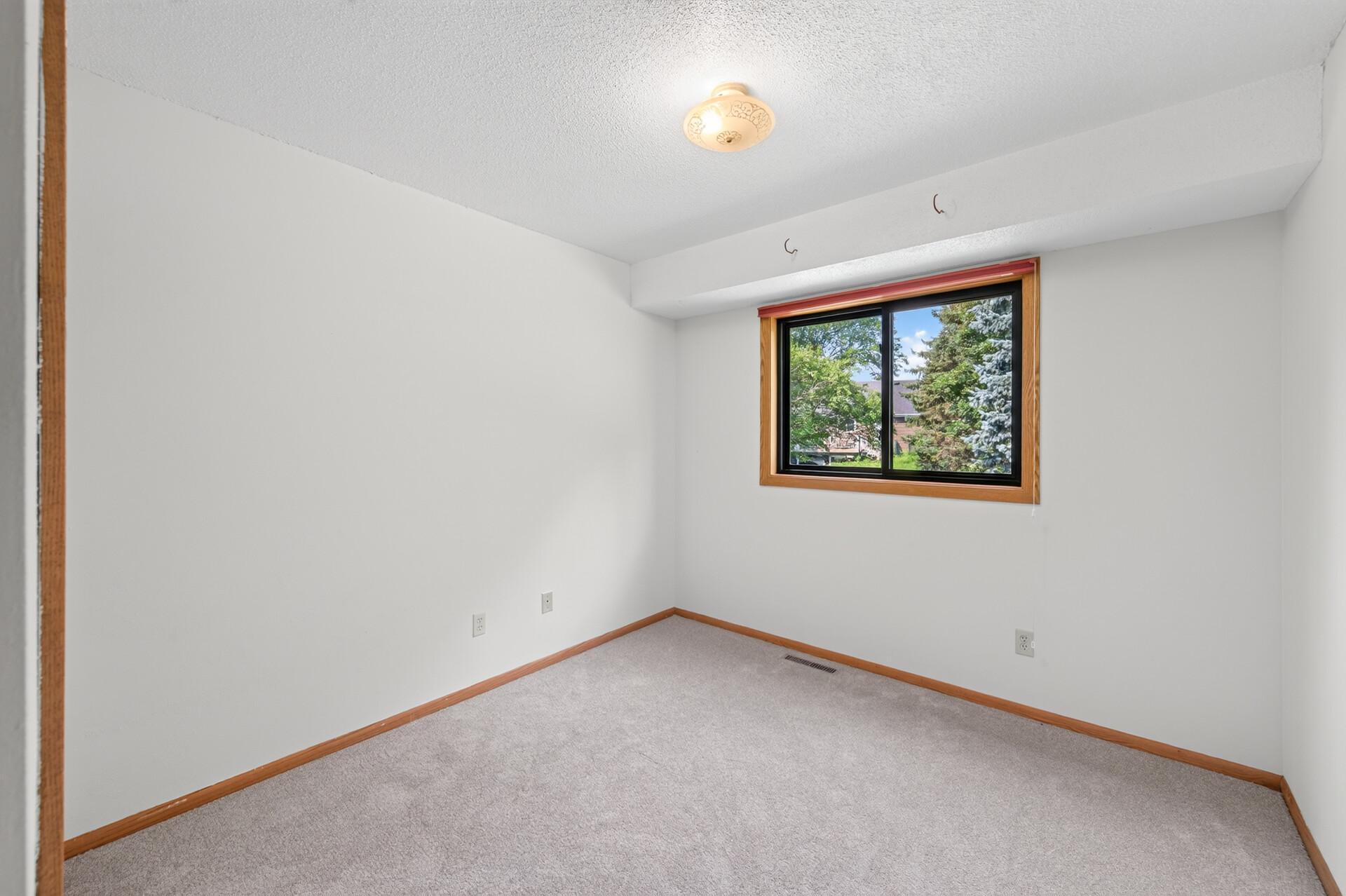 View of Residential at 7238 Taffy Way, Eden Prairie MN 55346, Eden Prairie (22 of 41) - Mike Wilen | Minnesota Team Real Estate