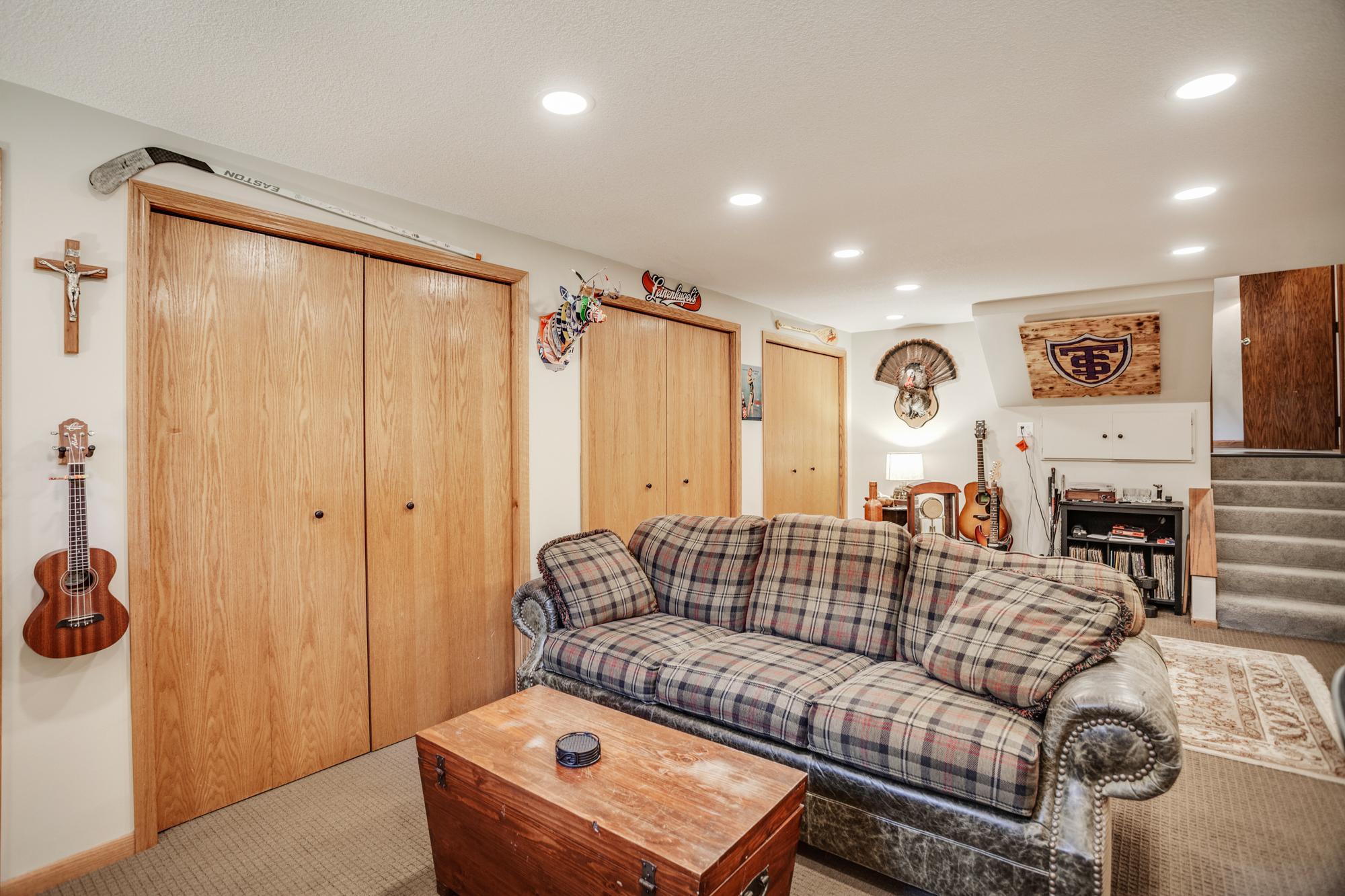 View of Residential at 1395 Farmdale Road, Mendota Heights MN 55118, Mendota Heights (55 of 70) - Mike Wilen | Minnesota Team Real Estate