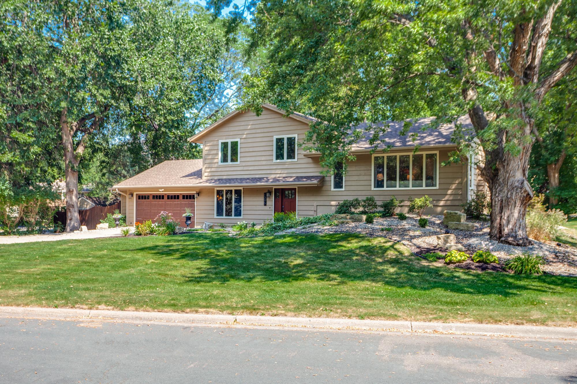 View of Single Family at 1395 Farmdale Road, Mendota Heights - Mike Wilen | Minnesota Team Real Estate