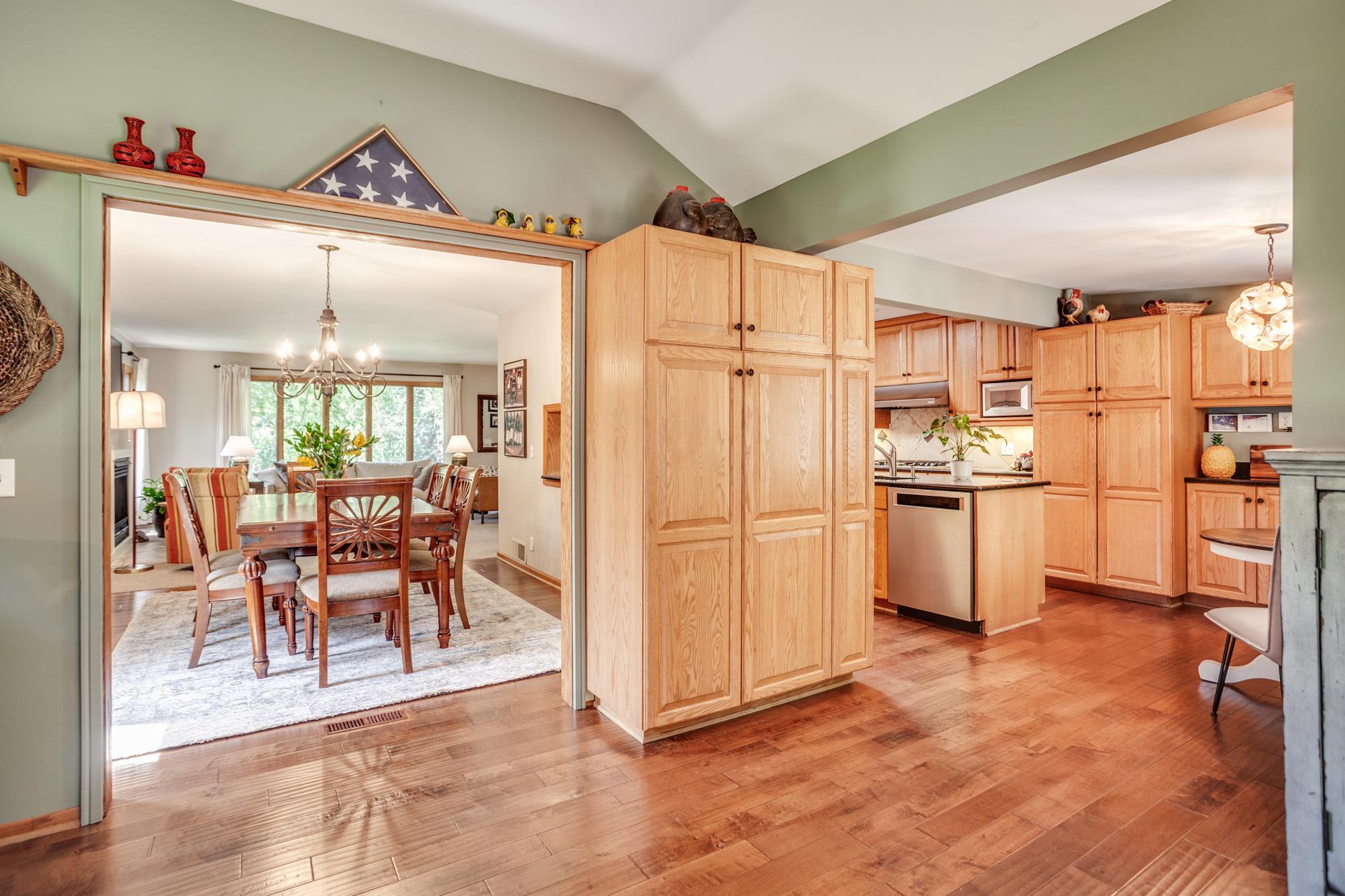 View of Residential at 1395 Farmdale Road, Mendota Heights MN 55118, Mendota Heights (19 of 70) - Mike Wilen | Minnesota Team Real Estate