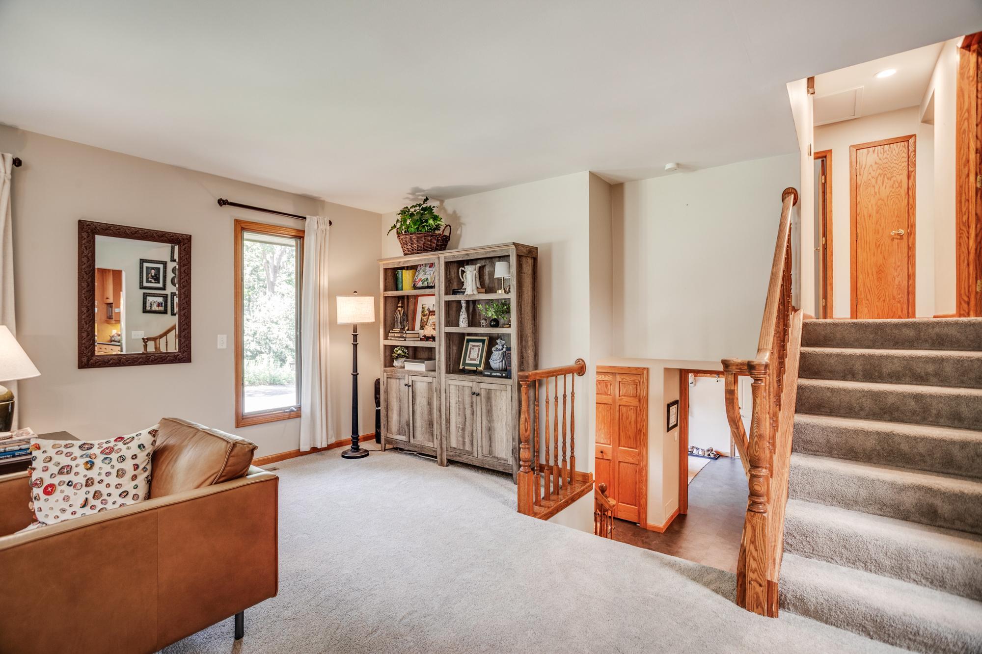 View of Residential at 1395 Farmdale Road, Mendota Heights MN 55118, Mendota Heights (8 of 70) - Mike Wilen | Minnesota Team Real Estate