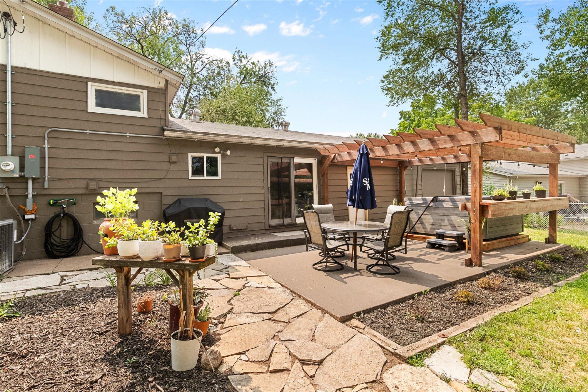 View of Residential at 2429 Ronald Avenue, White Bear Lake MN 55110, White Bear Lake (23 of 30) - Mike Wilen | Minnesota Team Real Estate