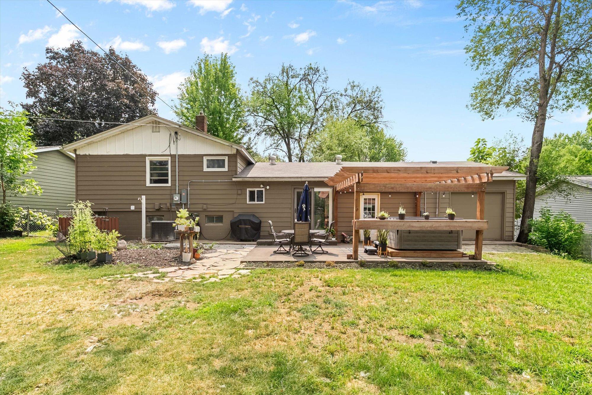 View of Residential at 2429 Ronald Avenue, White Bear Lake MN 55110, White Bear Lake (25 of 30) - Mike Wilen | Minnesota Team Real Estate