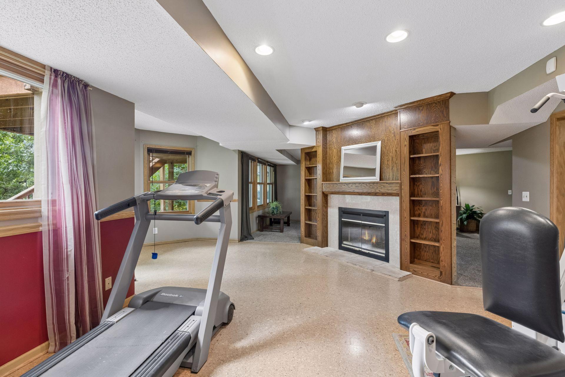 View of Residential at 2488 Hillwood Drive, Maplewood MN 55119, Maplewood (84 of 119) - Mike Wilen | Minnesota Team Real Estate
