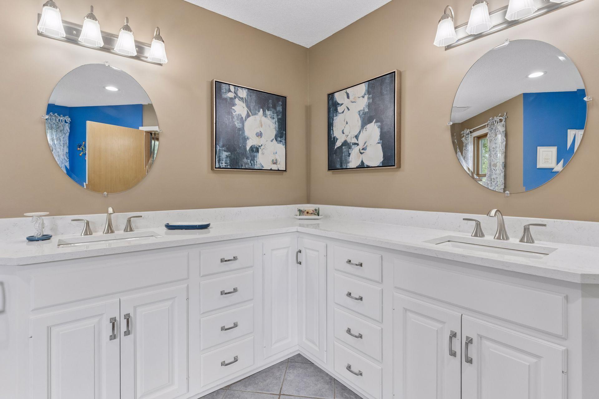 View of Residential at 2488 Hillwood Drive, Maplewood MN 55119, Maplewood (75 of 119) - Mike Wilen | Minnesota Team Real Estate