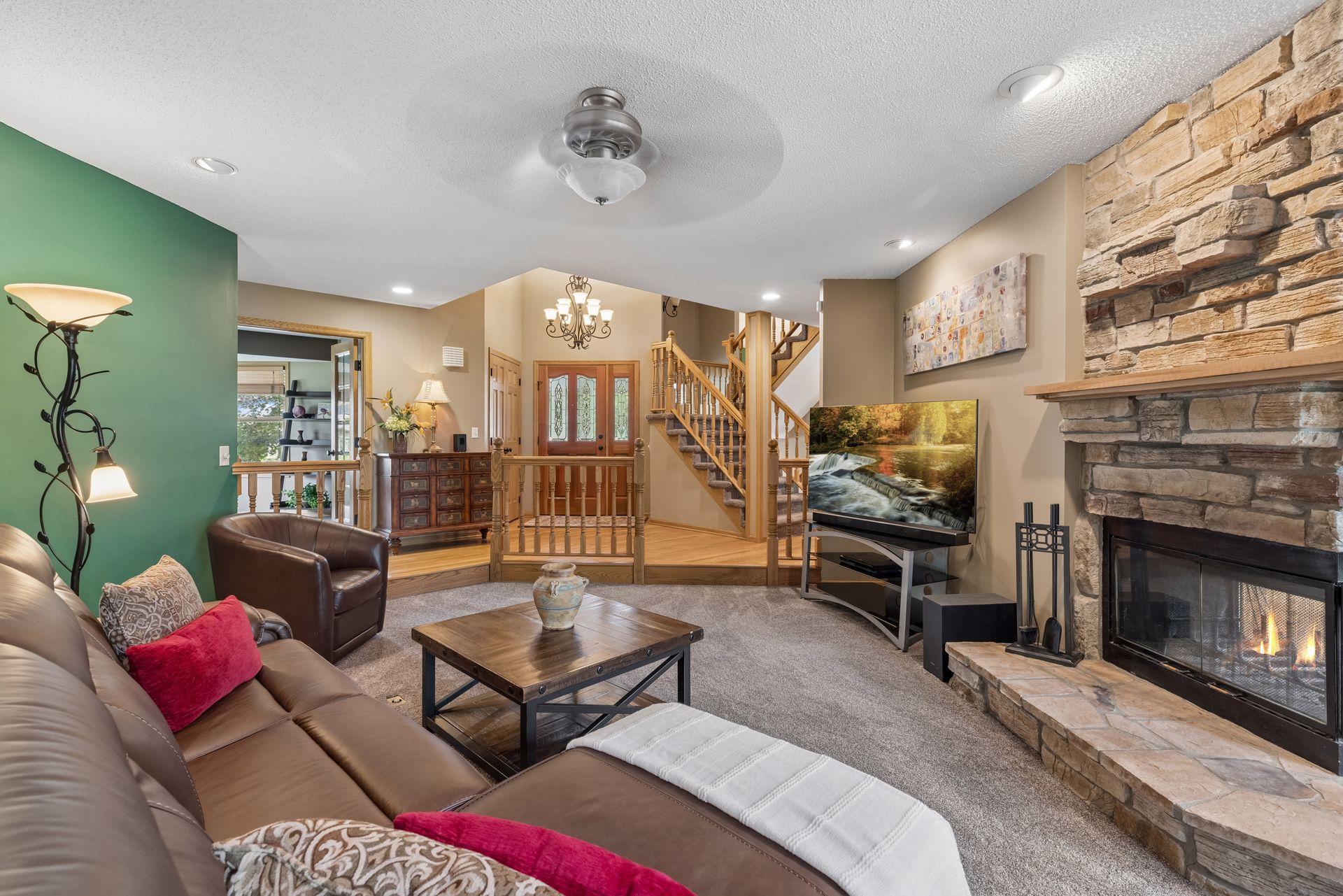 View of Residential at 2488 Hillwood Drive, Maplewood MN 55119, Maplewood (33 of 119) - Mike Wilen | Minnesota Team Real Estate