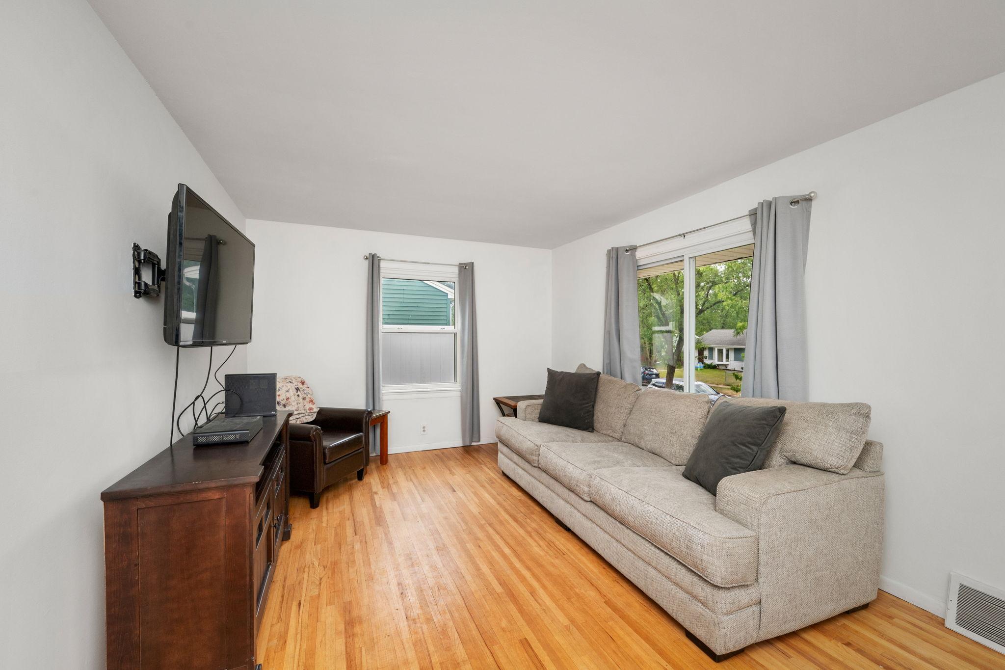 View of Residential at 2821 Quebec Avenue, Saint Louis Park MN 55426, Saint Louis Park (3 of 23) - Mike Wilen | Minnesota Team Real Estate