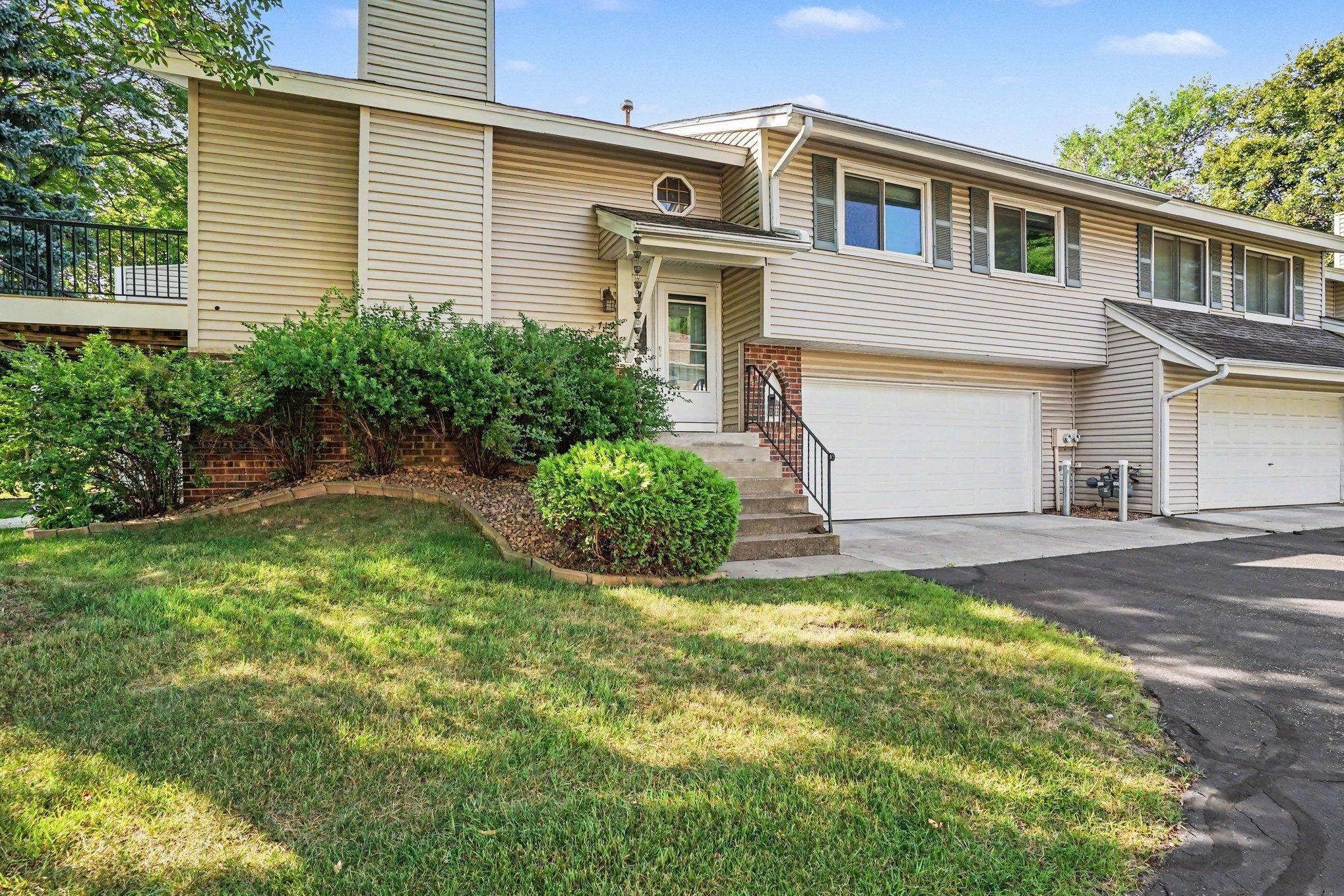 View of Residential at 719 Evergreen Court, Burnsville MN 55337, Burnsville (3 of 27) - Mike Wilen | Minnesota Team Real Estate