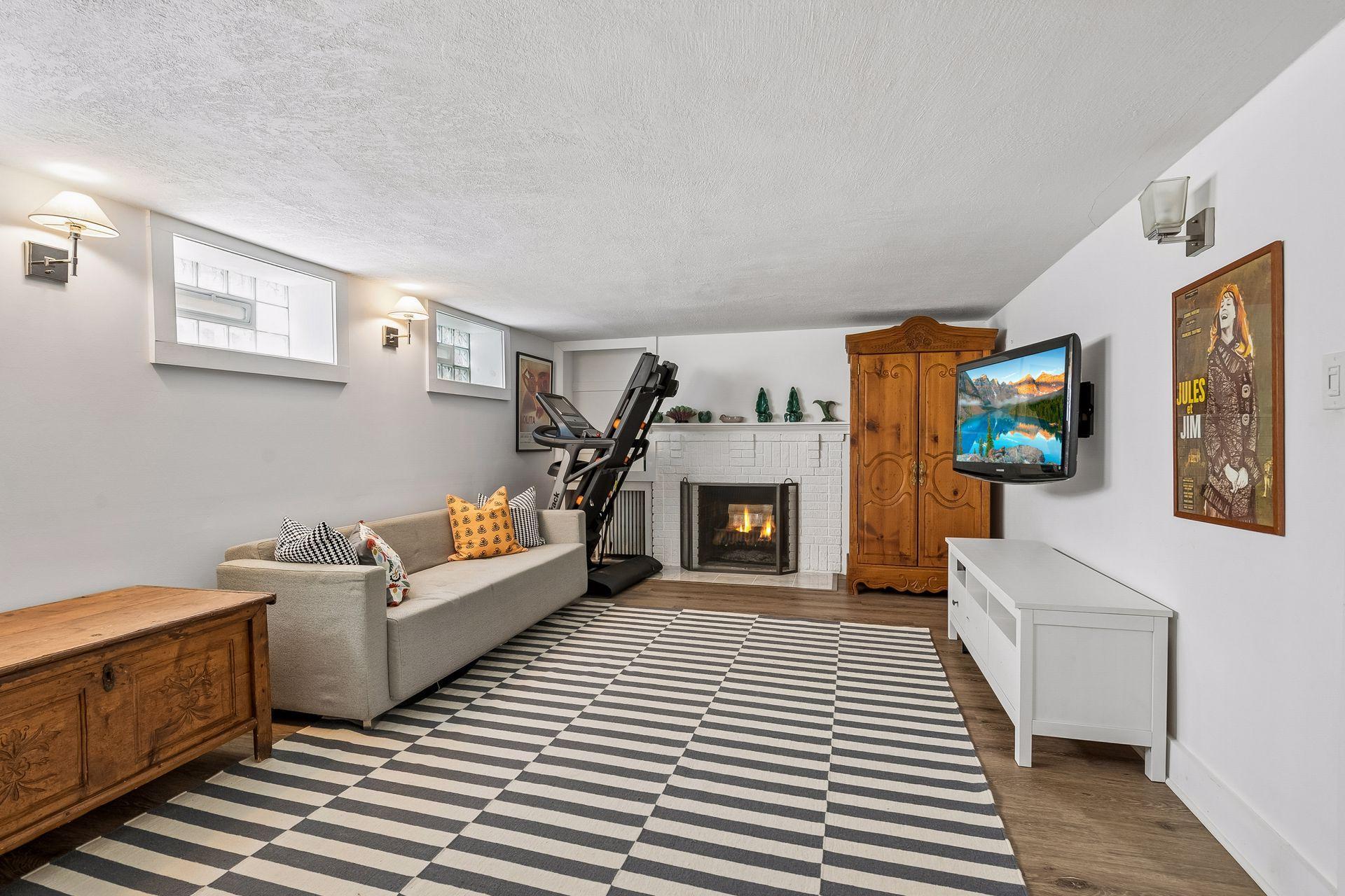 View of Residential at 5336 Ewing Avenue, Minneapolis MN 55410, Minneapolis (27 of 51) - Mike Wilen | Minnesota Team Real Estate