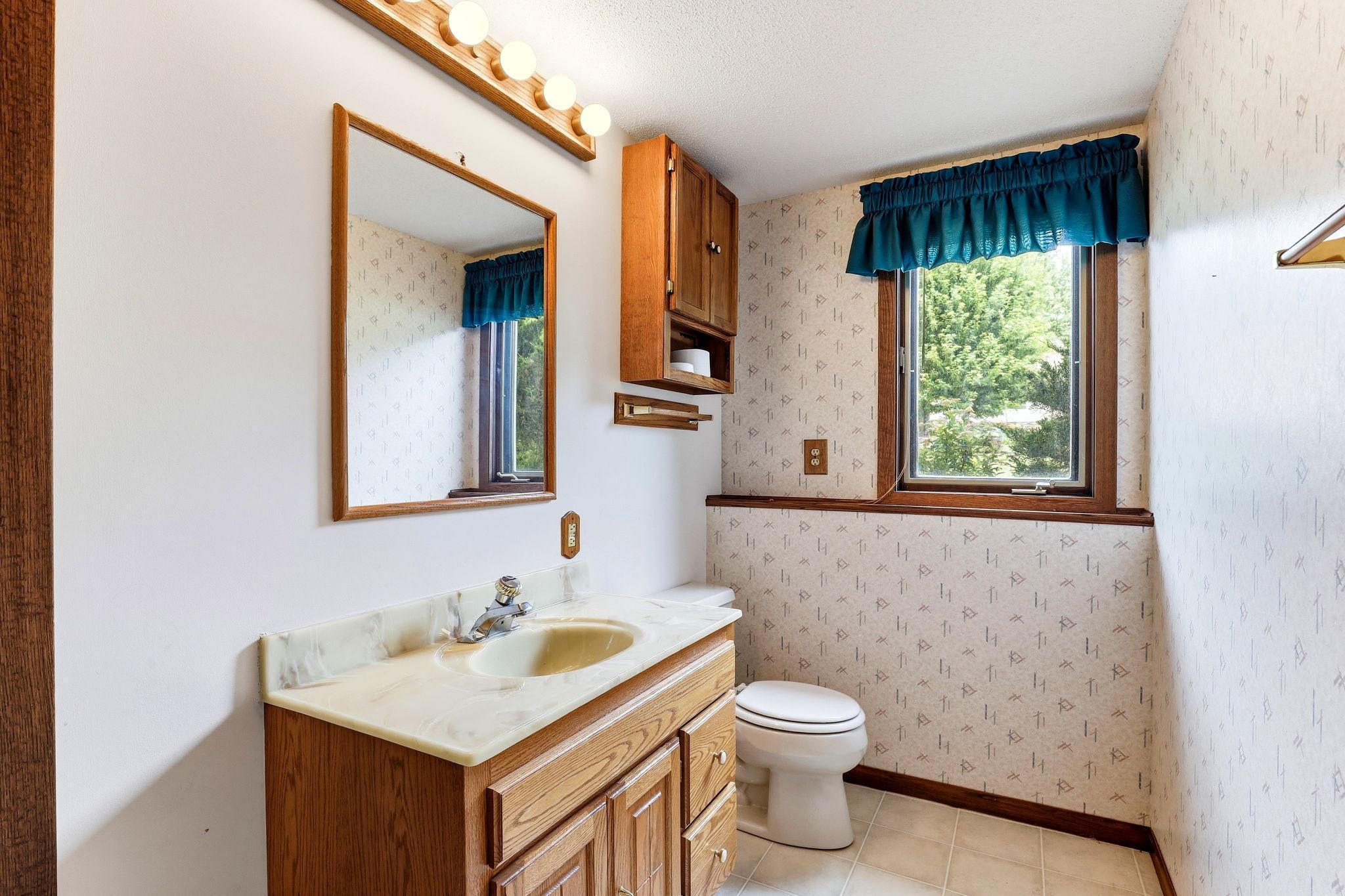 View of Residential at 525 Lakewood Drive, Maplewood MN 55119, Maplewood (30 of 46) - Mike Wilen | Minnesota Team Real Estate