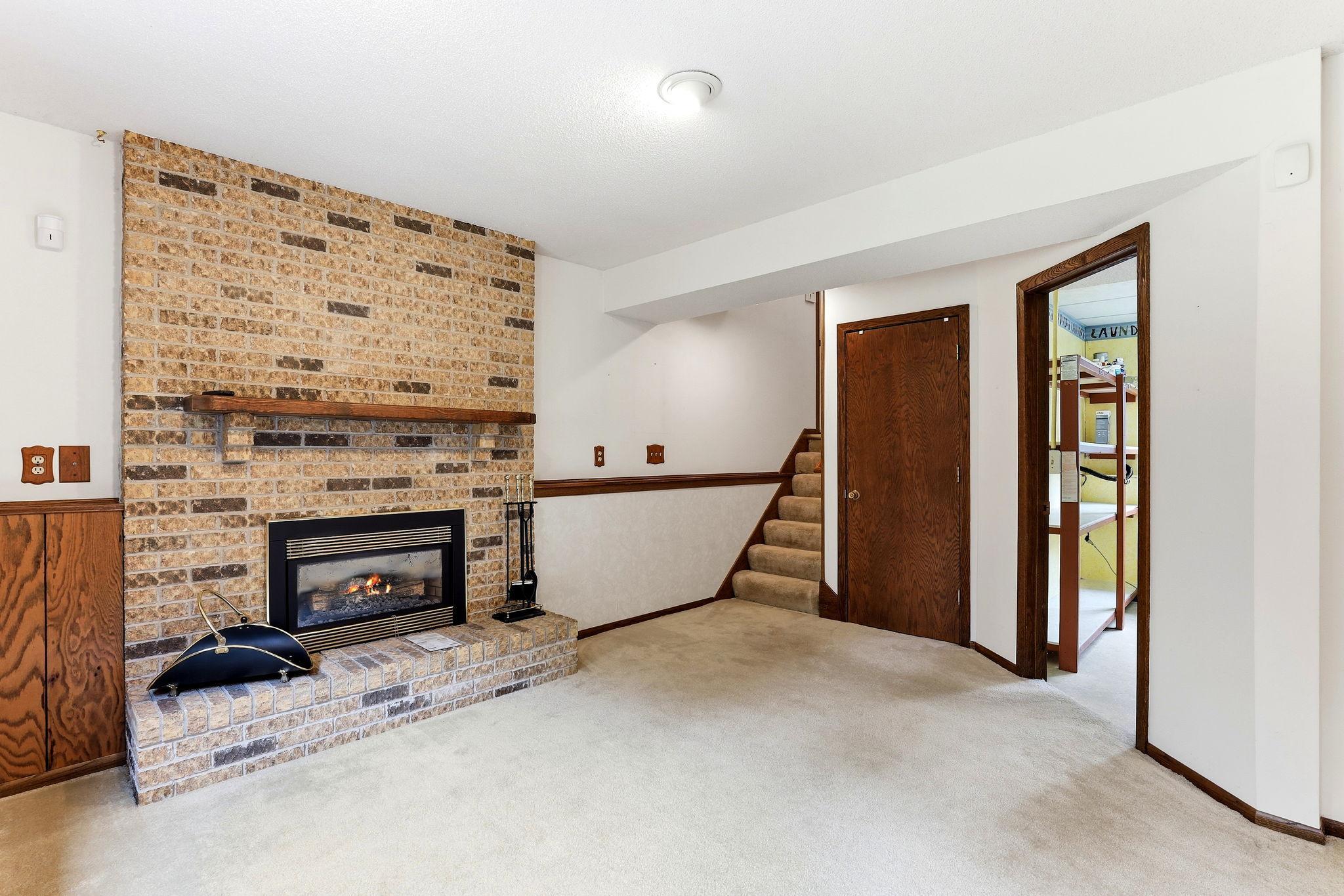 View of Residential at 525 Lakewood Drive, Maplewood MN 55119, Maplewood (29 of 46) - Mike Wilen | Minnesota Team Real Estate